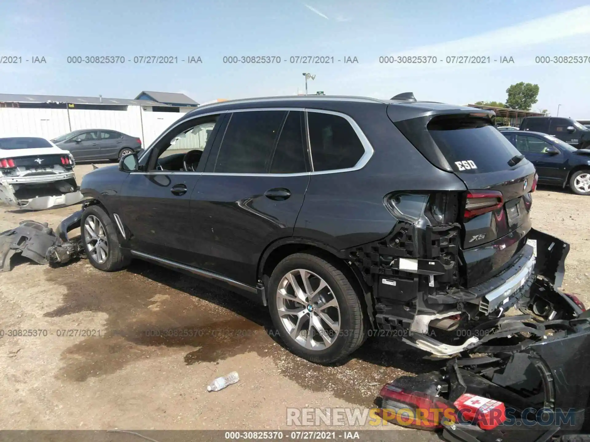 3 Photograph of a damaged car 5UXCR4C09L9B09225 BMW X5 2020