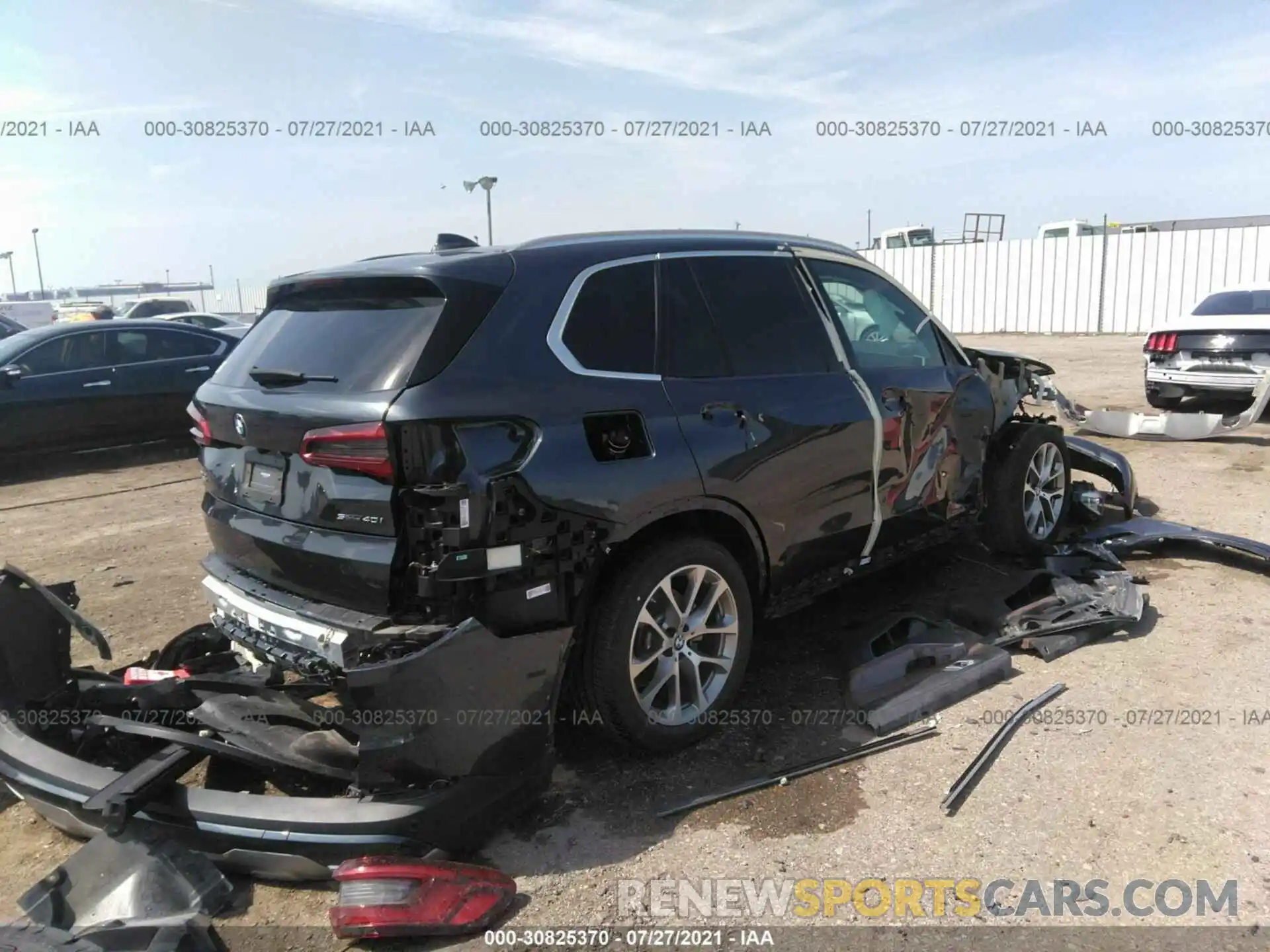 4 Photograph of a damaged car 5UXCR4C09L9B09225 BMW X5 2020