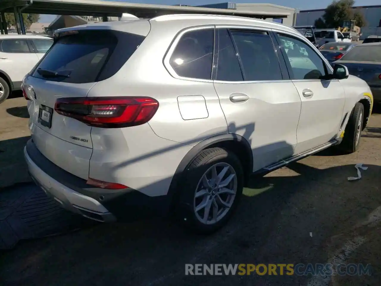 4 Photograph of a damaged car 5UXCR4C09L9B99525 BMW X5 2020