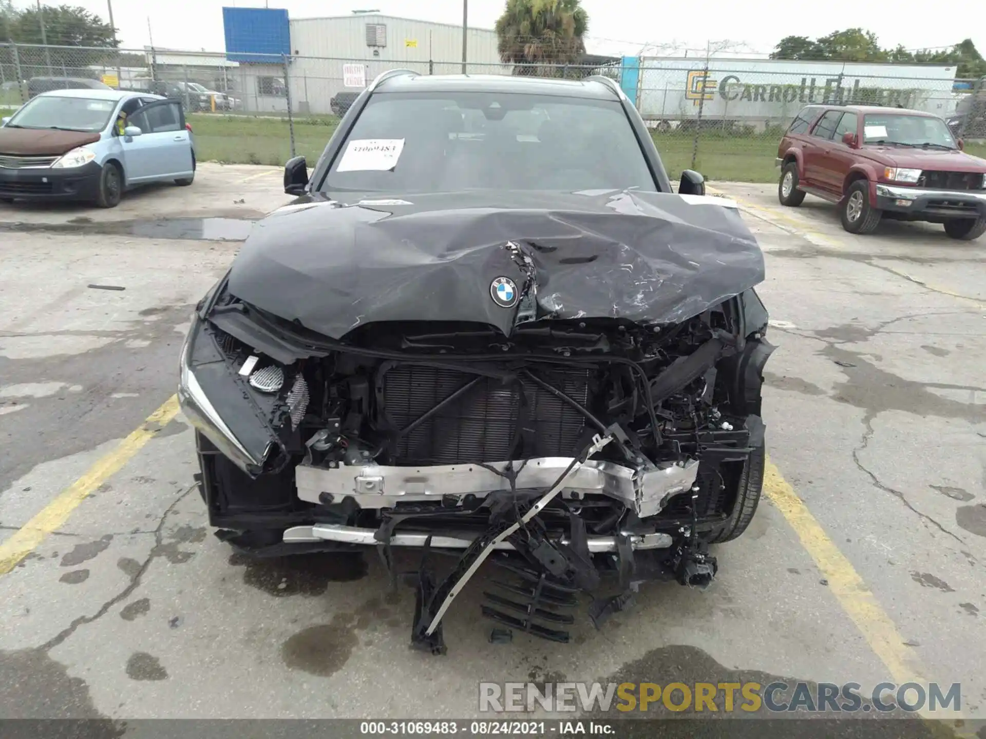 6 Photograph of a damaged car 5UXCR4C09L9C03606 BMW X5 2020