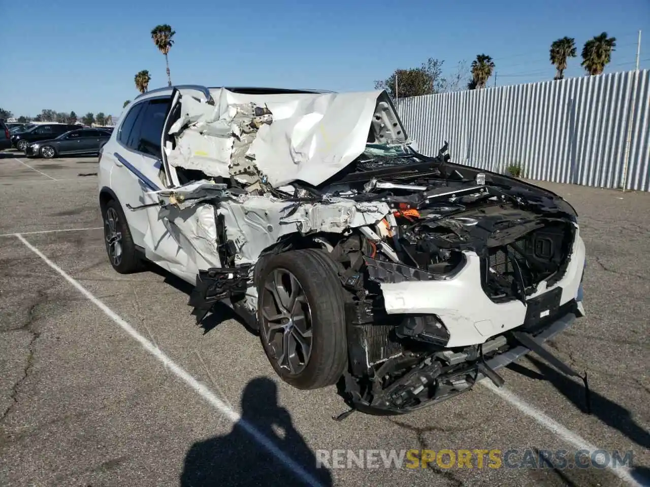 1 Photograph of a damaged car 5UXCR4C09LLT18450 BMW X5 2020