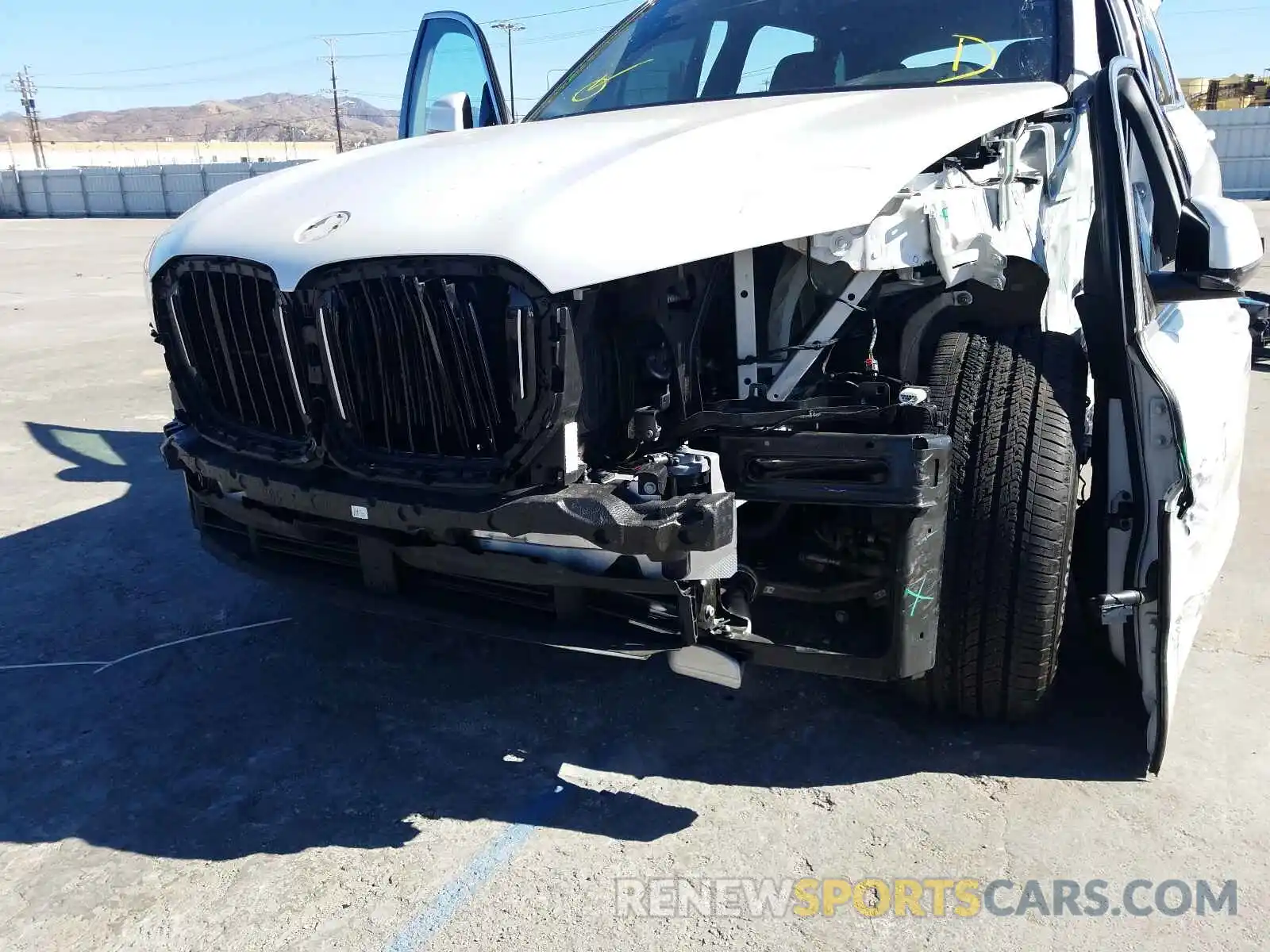 9 Photograph of a damaged car 5UXCR4C0XL9B00839 BMW X5 2020