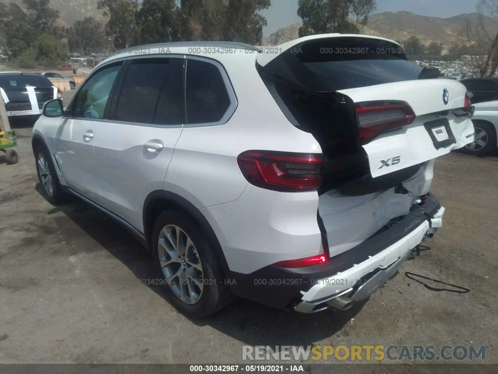 3 Photograph of a damaged car 5UXCR4C0XL9B31038 BMW X5 2020