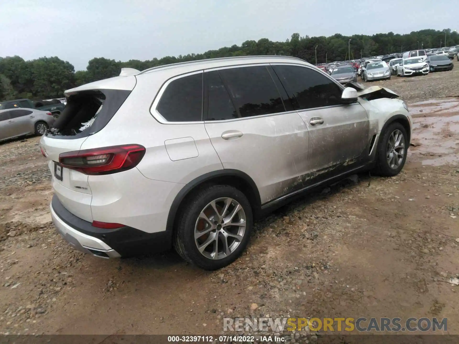 4 Photograph of a damaged car 5UXCR4C0XLLT19798 BMW X5 2020