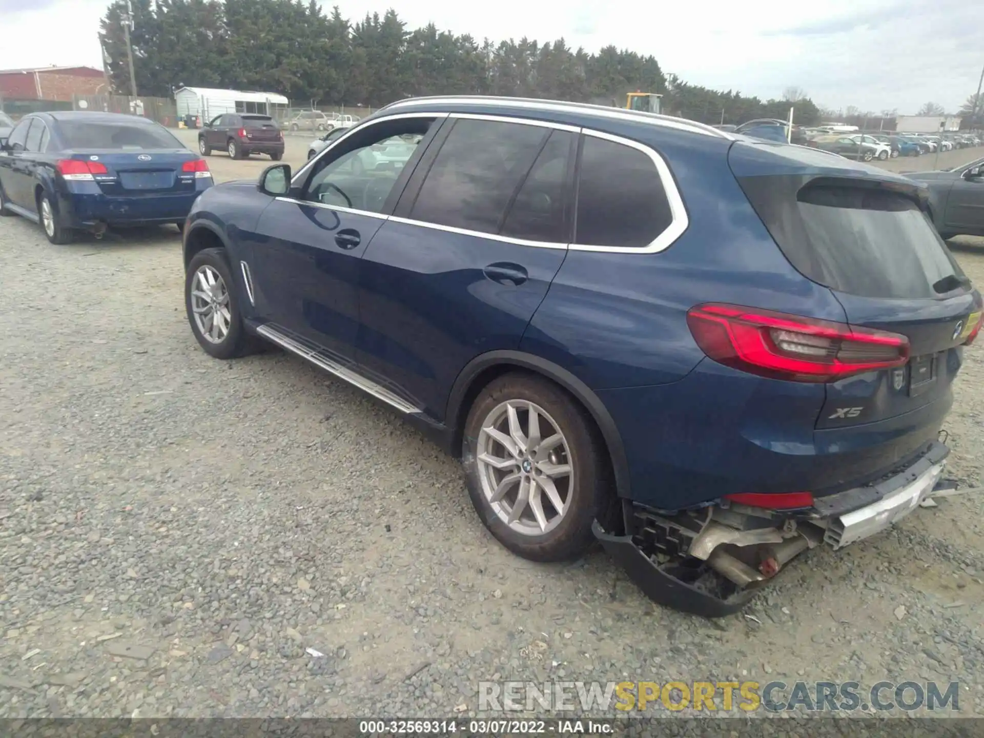 3 Photograph of a damaged car 5UXCR6C00L9B13904 BMW X5 2020