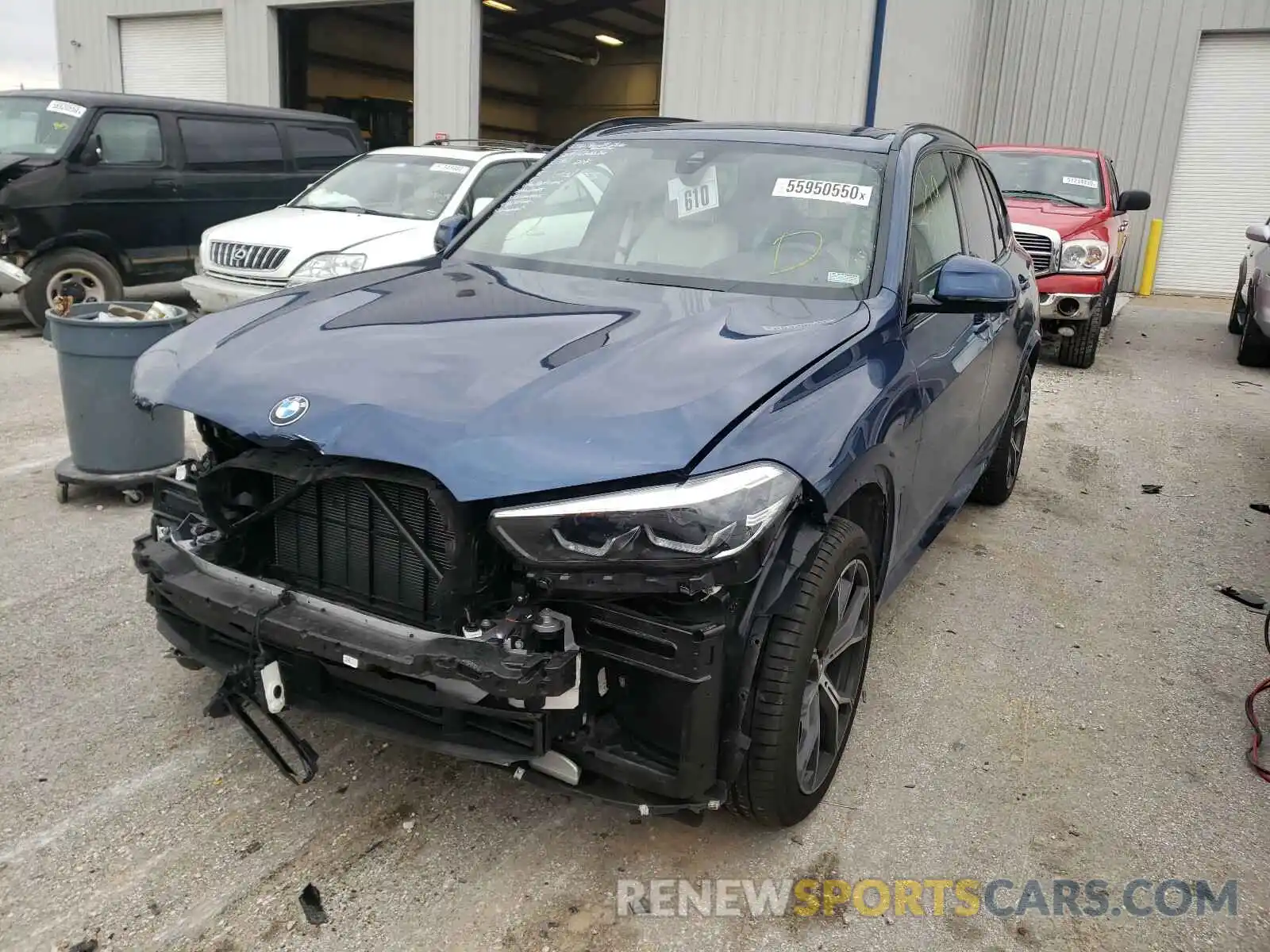 2 Фотография поврежденного автомобиля 5UXCR6C00L9B40309 BMW X5 2020