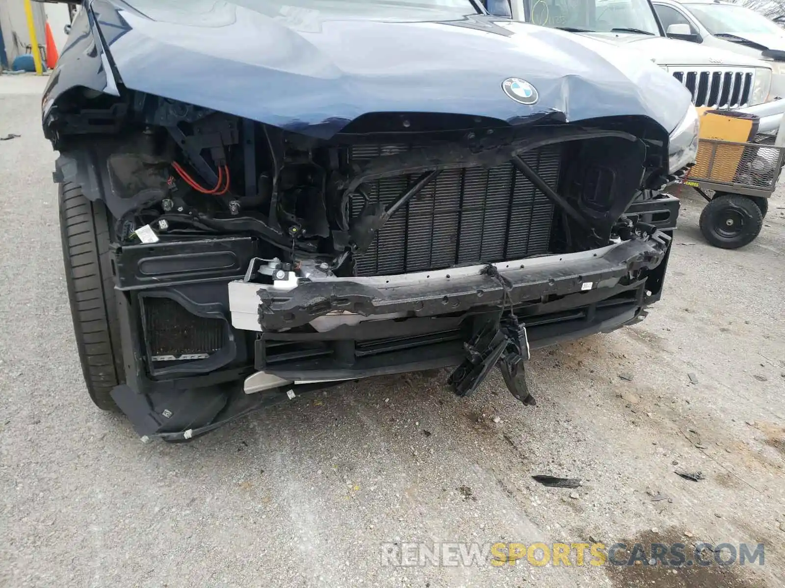 9 Photograph of a damaged car 5UXCR6C00L9B40309 BMW X5 2020