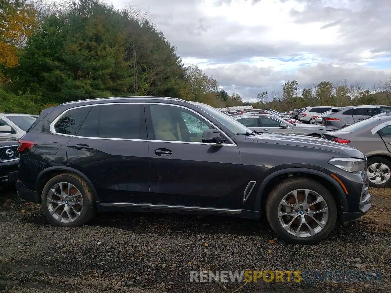 9 Photograph of a damaged car 5UXCR6C00L9B56204 BMW X5 2020