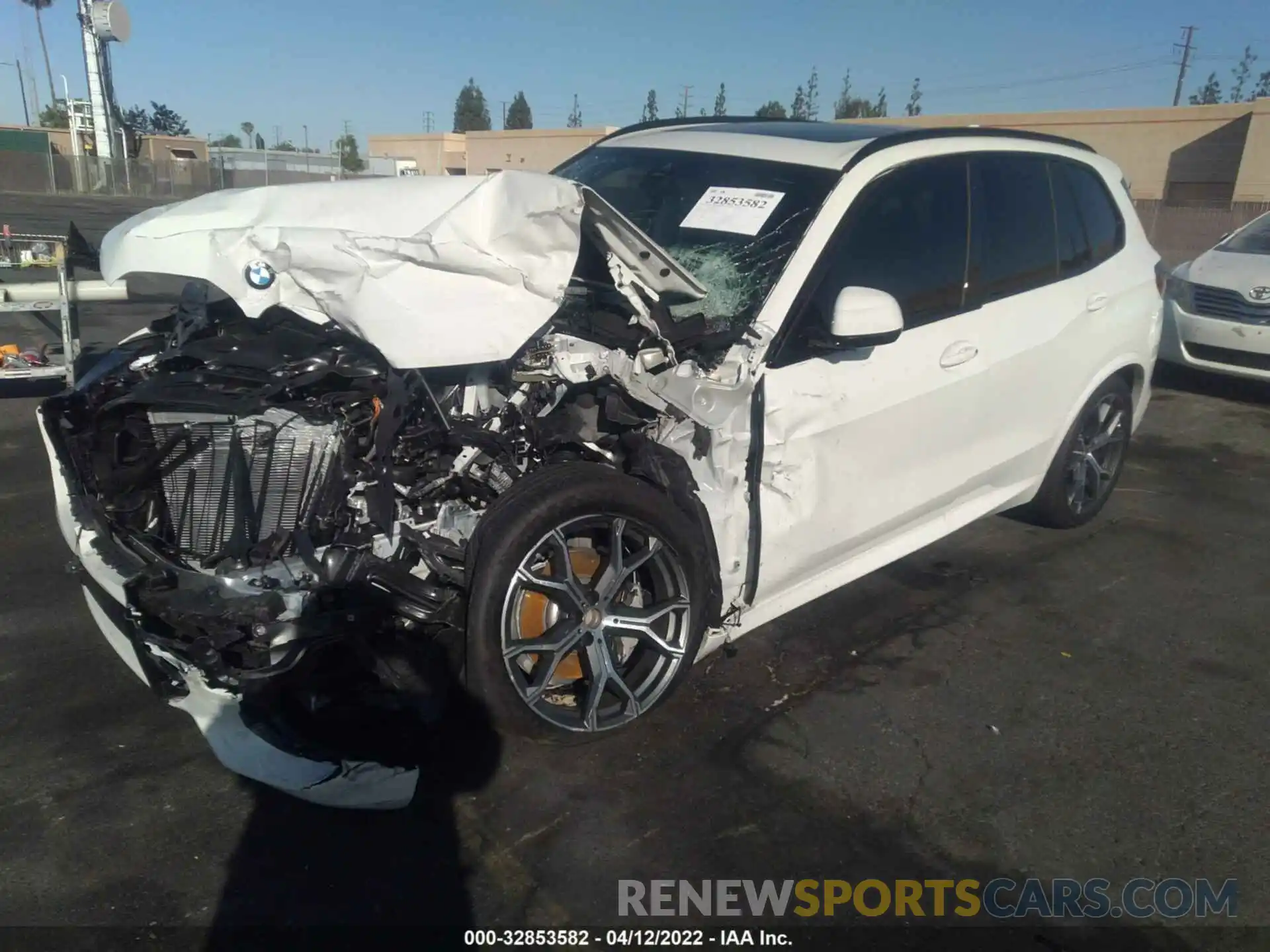 2 Photograph of a damaged car 5UXCR6C00L9D67127 BMW X5 2020