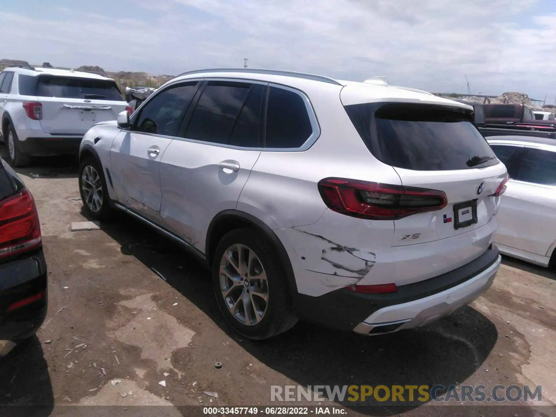 3 Photograph of a damaged car 5UXCR6C00LLL66835 BMW X5 2020