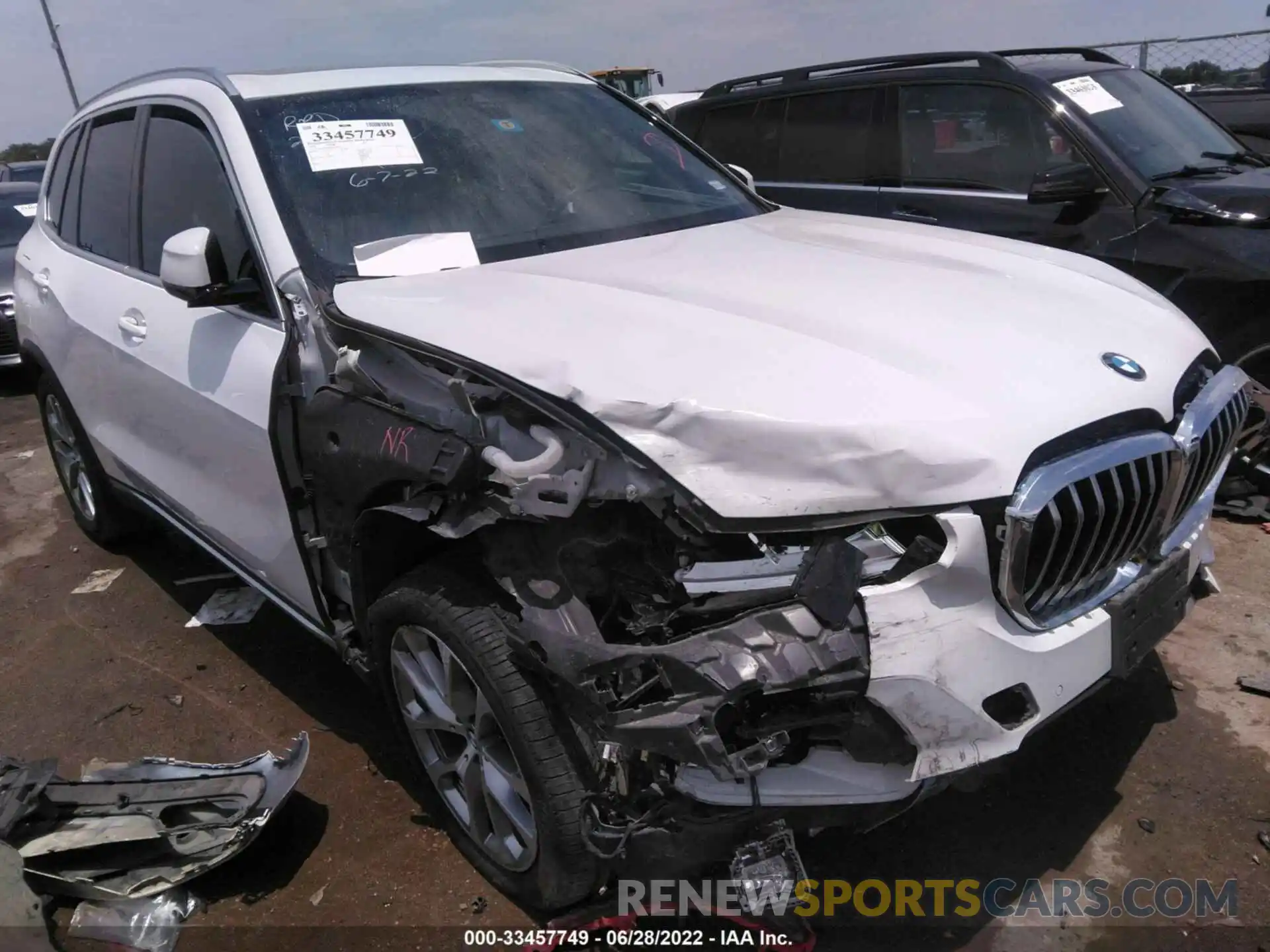 6 Photograph of a damaged car 5UXCR6C00LLL66835 BMW X5 2020