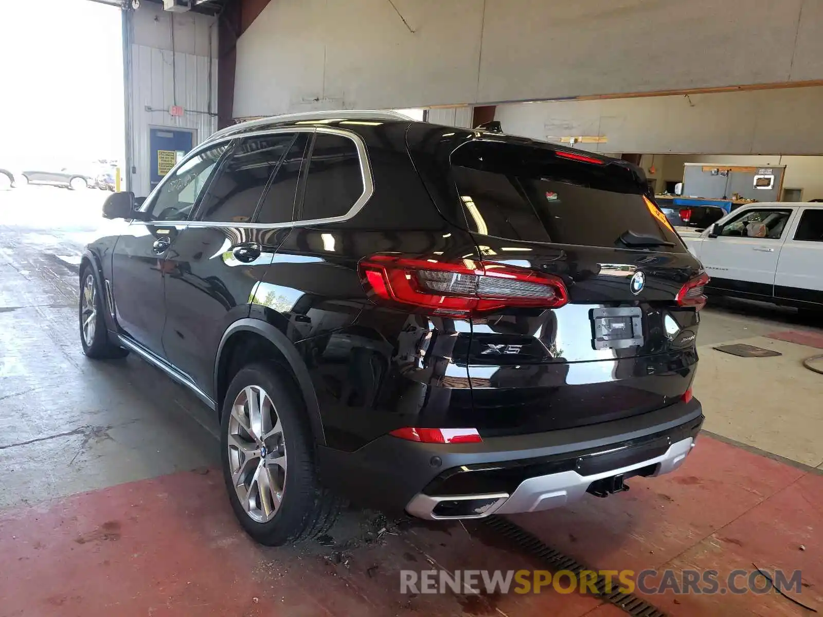 3 Photograph of a damaged car 5UXCR6C01L9B99059 BMW X5 2020