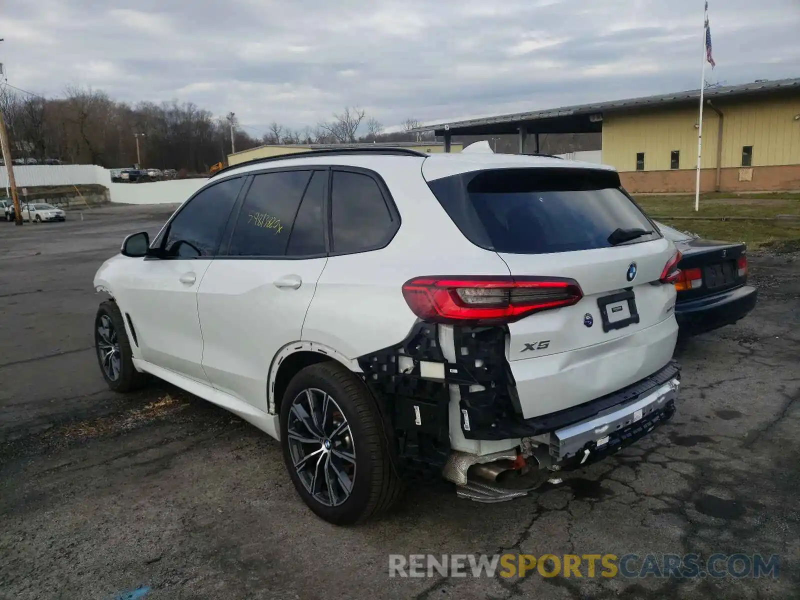 3 Photograph of a damaged car 5UXCR6C02L9B48301 BMW X5 2020