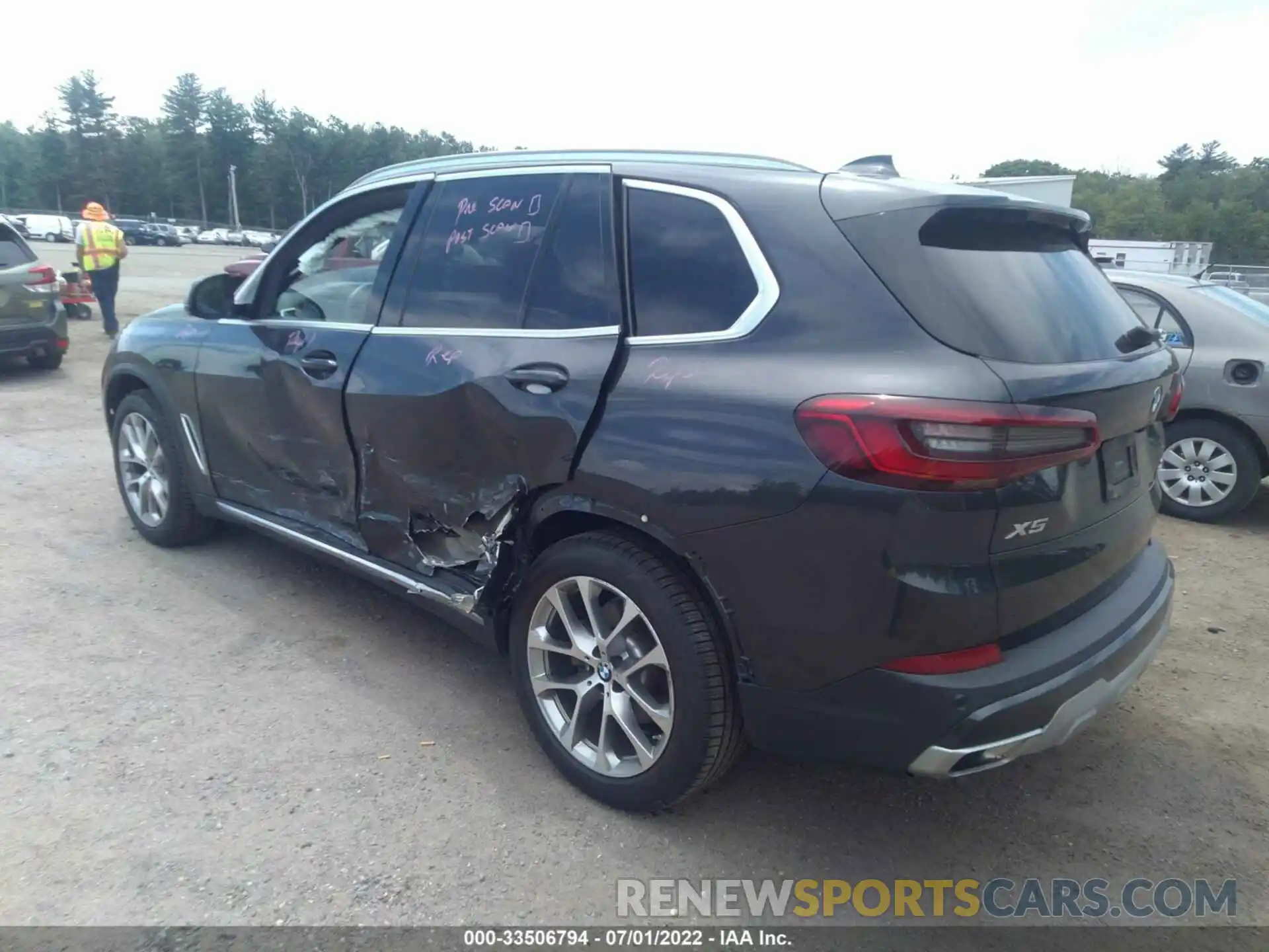 3 Photograph of a damaged car 5UXCR6C02L9B66149 BMW X5 2020