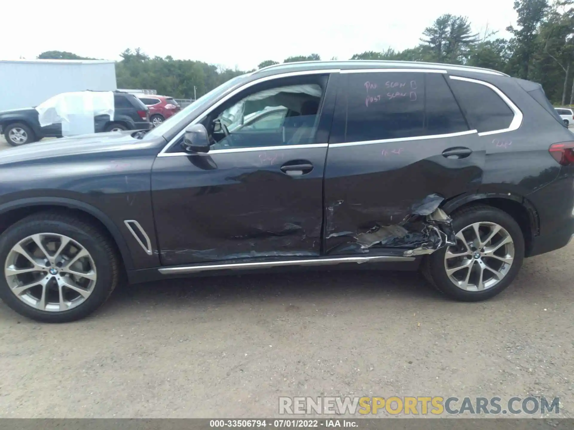 6 Photograph of a damaged car 5UXCR6C02L9B66149 BMW X5 2020