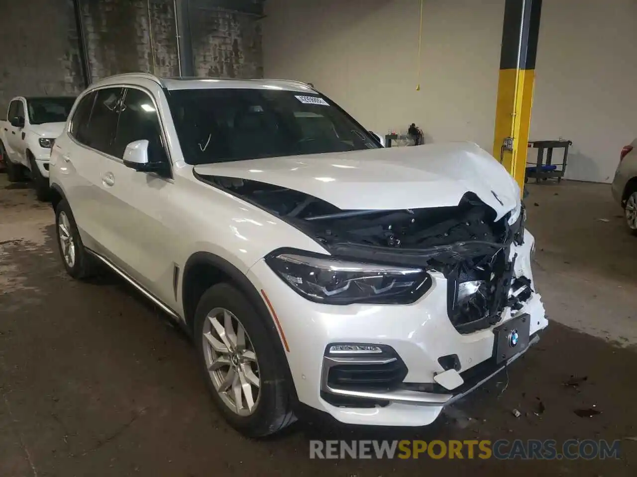 1 Photograph of a damaged car 5UXCR6C03L9B33189 BMW X5 2020