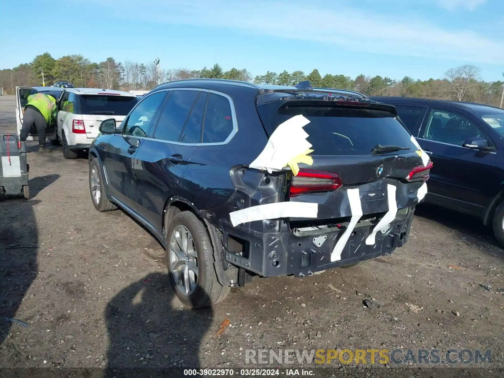 3 Photograph of a damaged car 5UXCR6C03L9B38232 BMW X5 2020