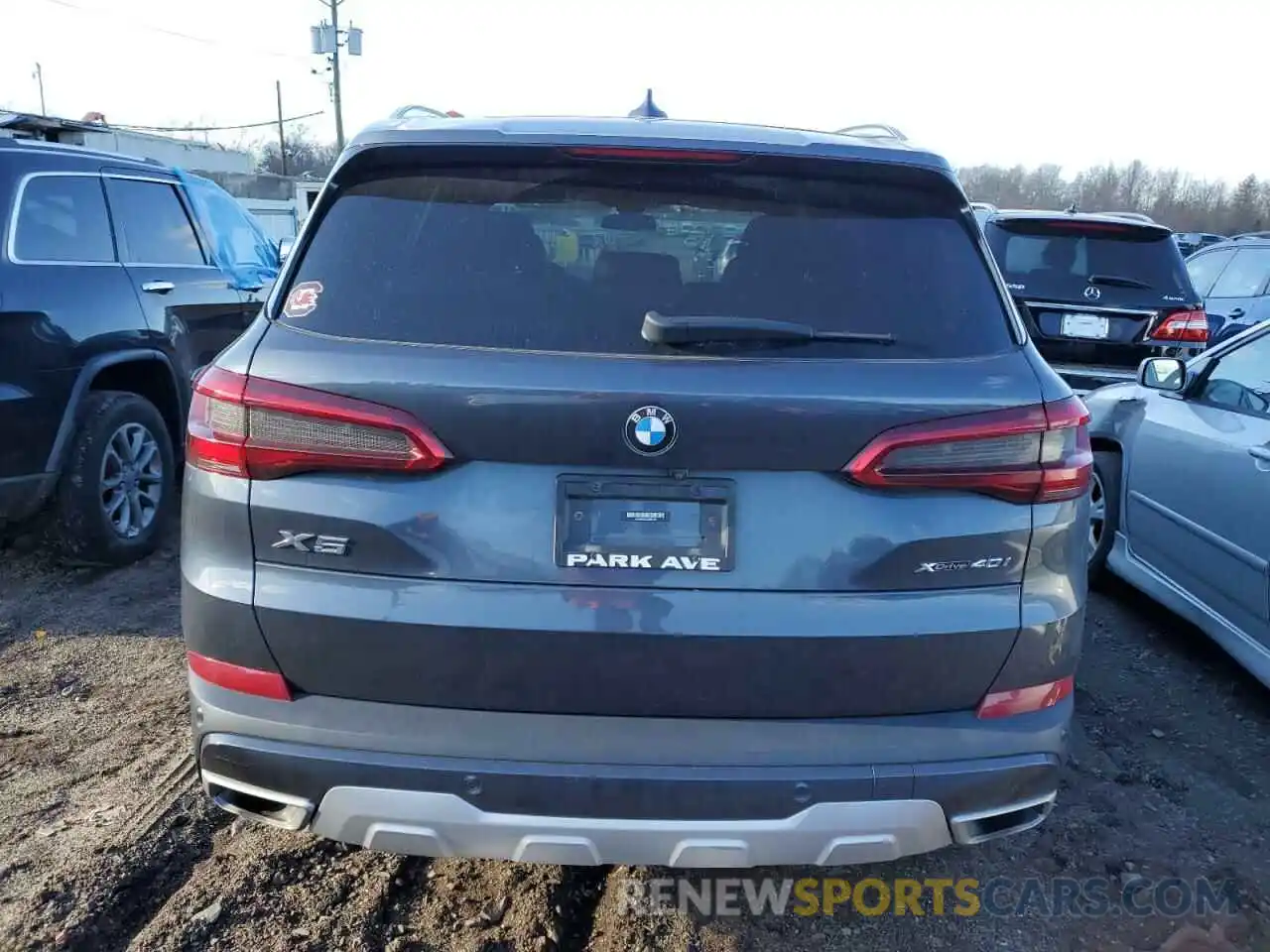 6 Photograph of a damaged car 5UXCR6C03L9B66189 BMW X5 2020