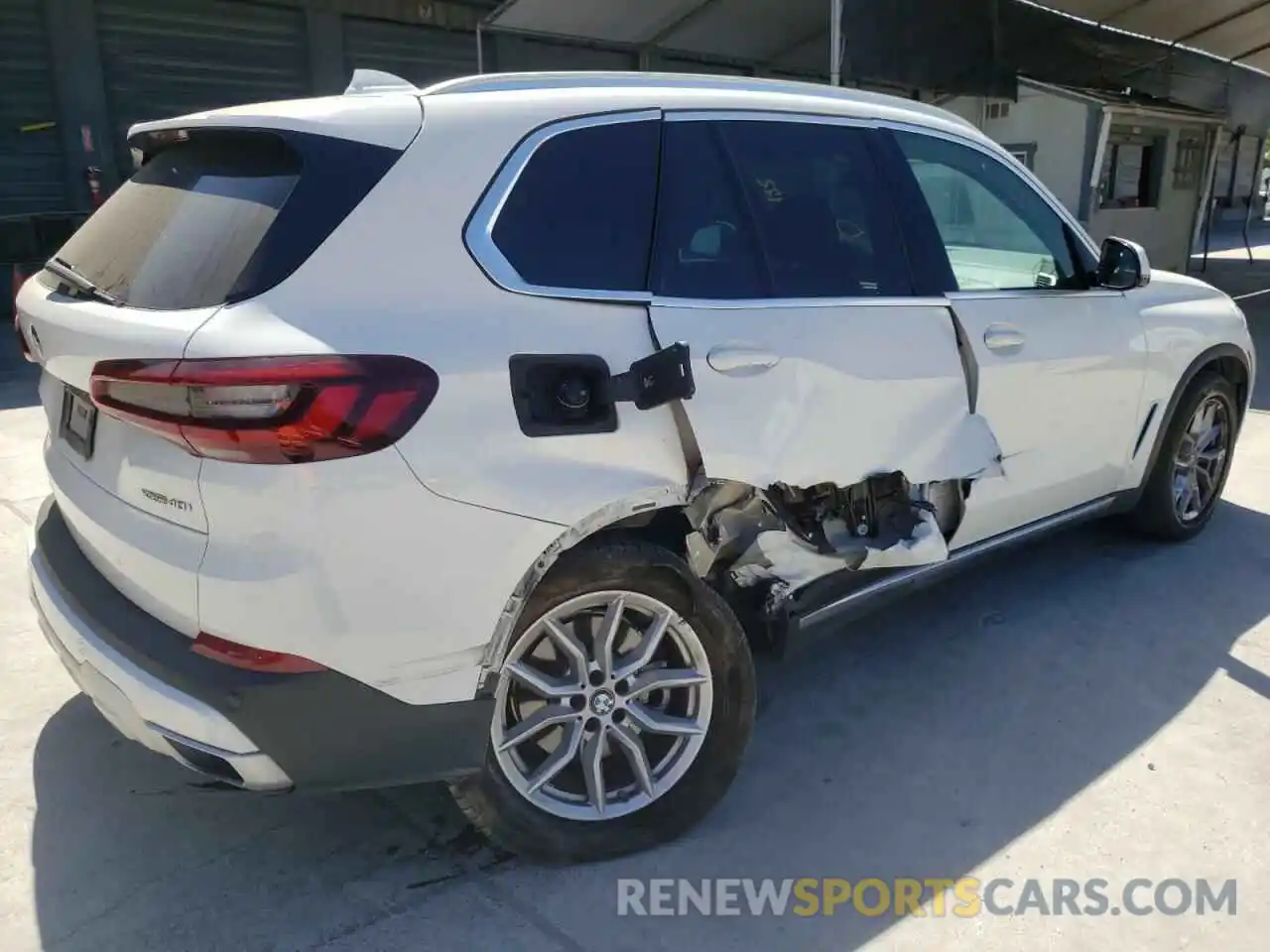 9 Photograph of a damaged car 5UXCR6C03L9C30053 BMW X5 2020