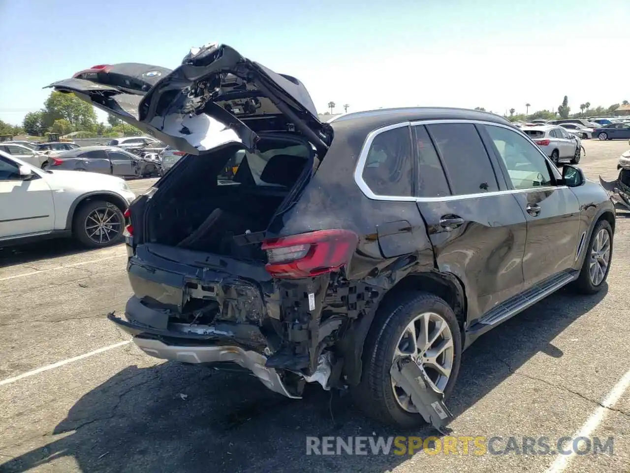 4 Photograph of a damaged car 5UXCR6C03L9C52473 BMW X5 2020