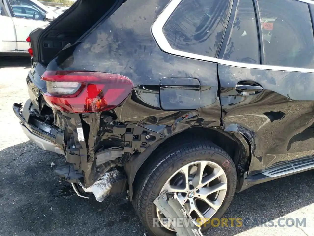 9 Photograph of a damaged car 5UXCR6C03L9C52473 BMW X5 2020