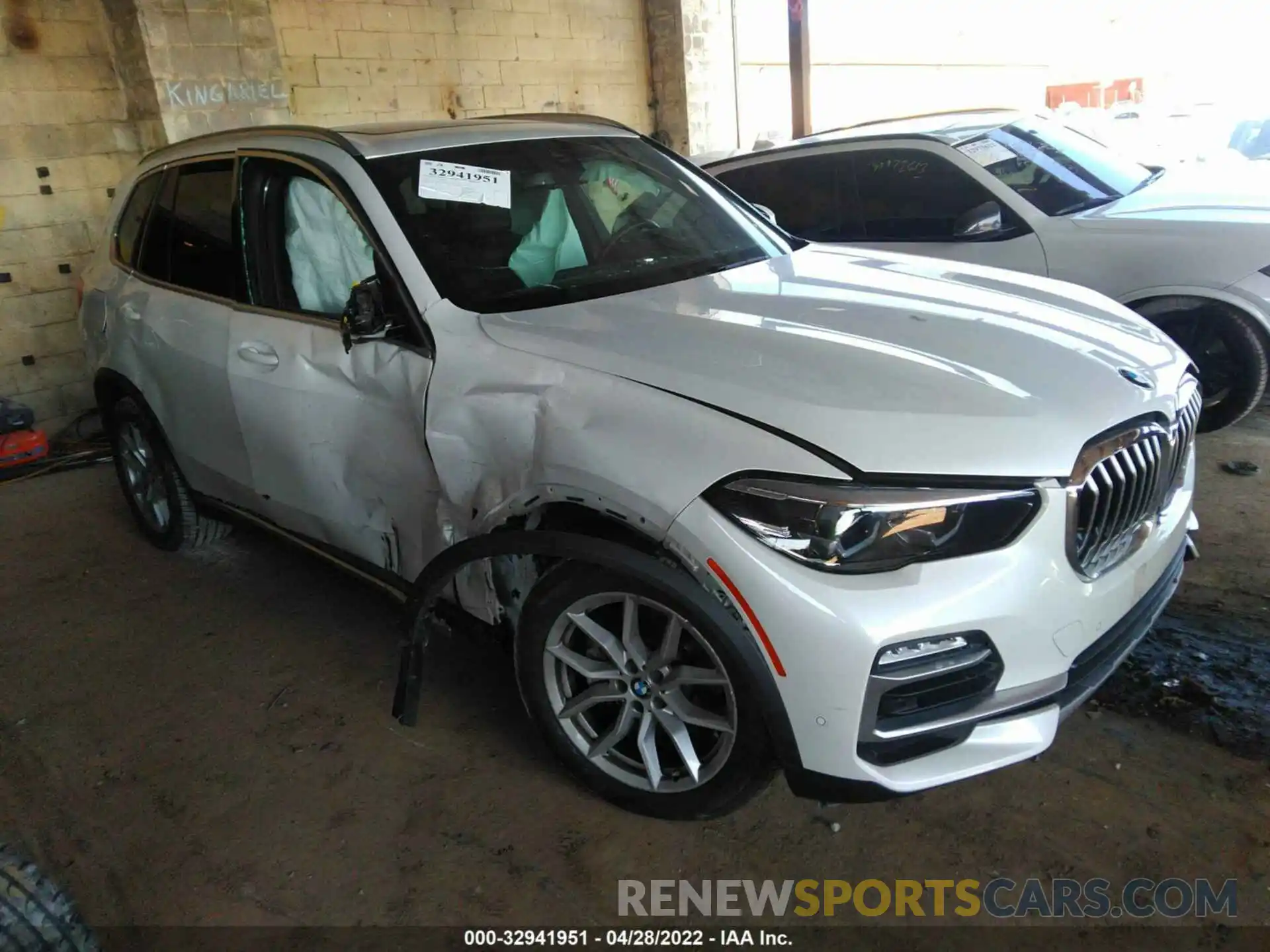 1 Photograph of a damaged car 5UXCR6C04L9B33251 BMW X5 2020