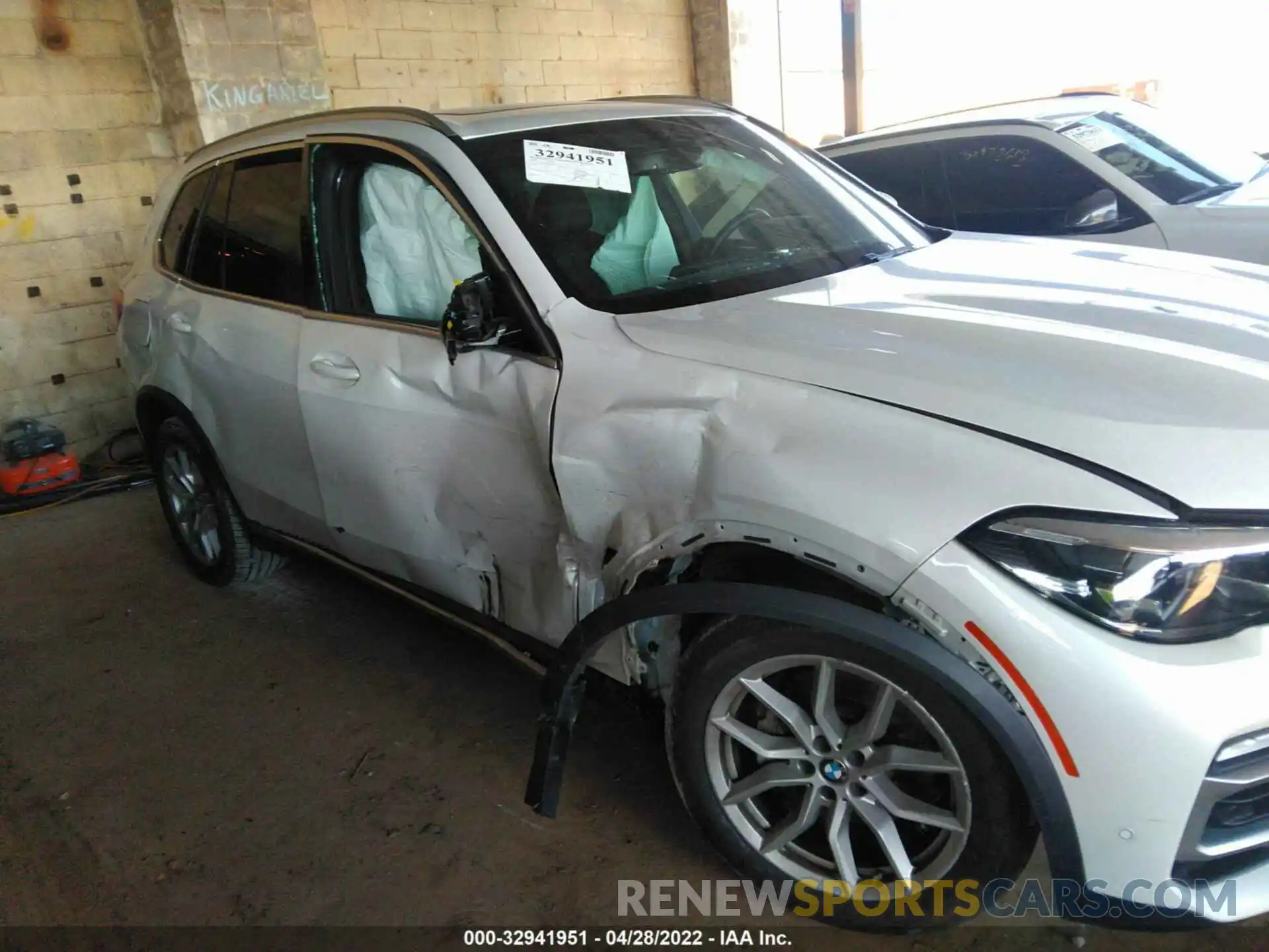 6 Photograph of a damaged car 5UXCR6C04L9B33251 BMW X5 2020