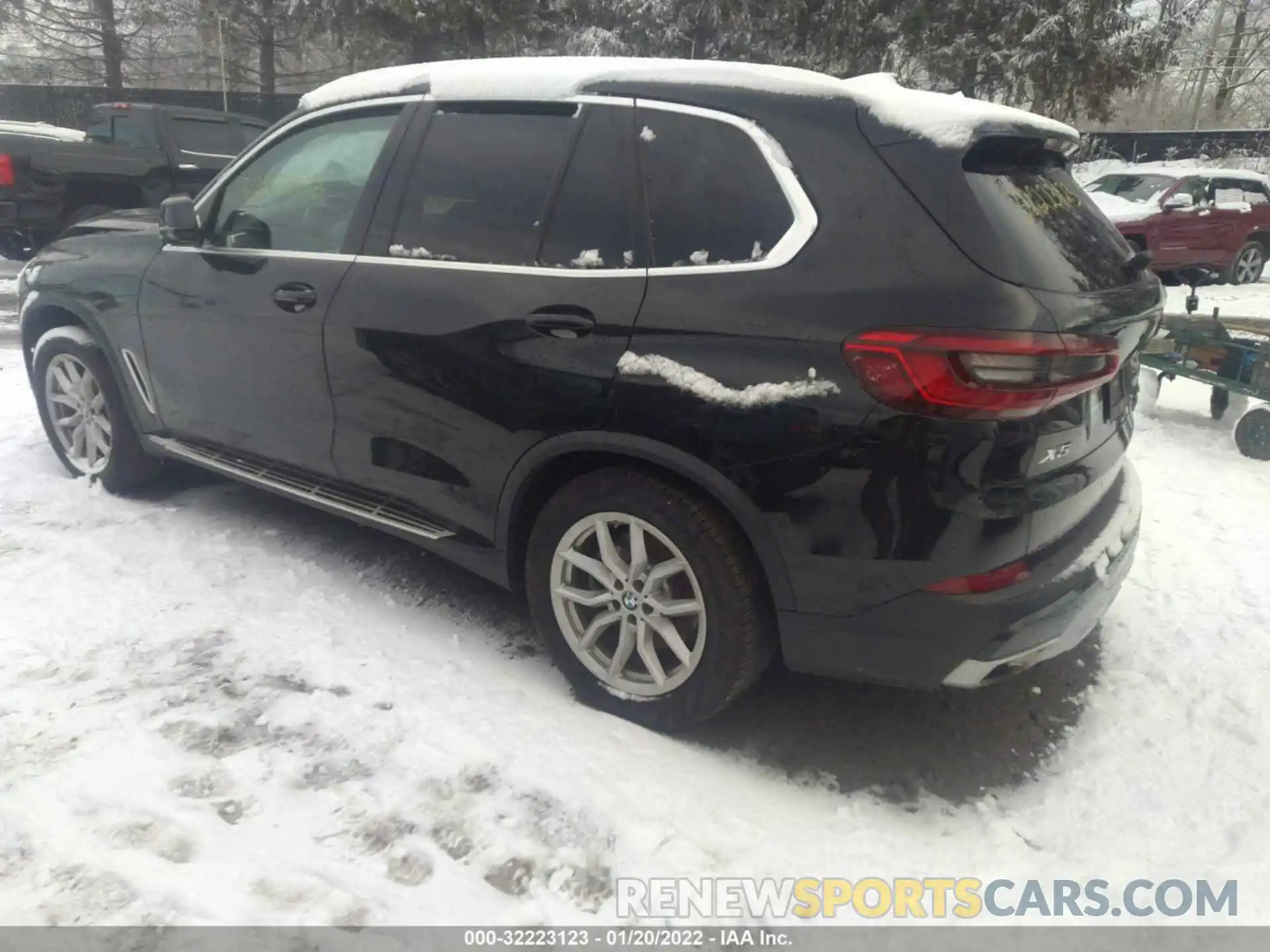 3 Photograph of a damaged car 5UXCR6C04L9B56965 BMW X5 2020