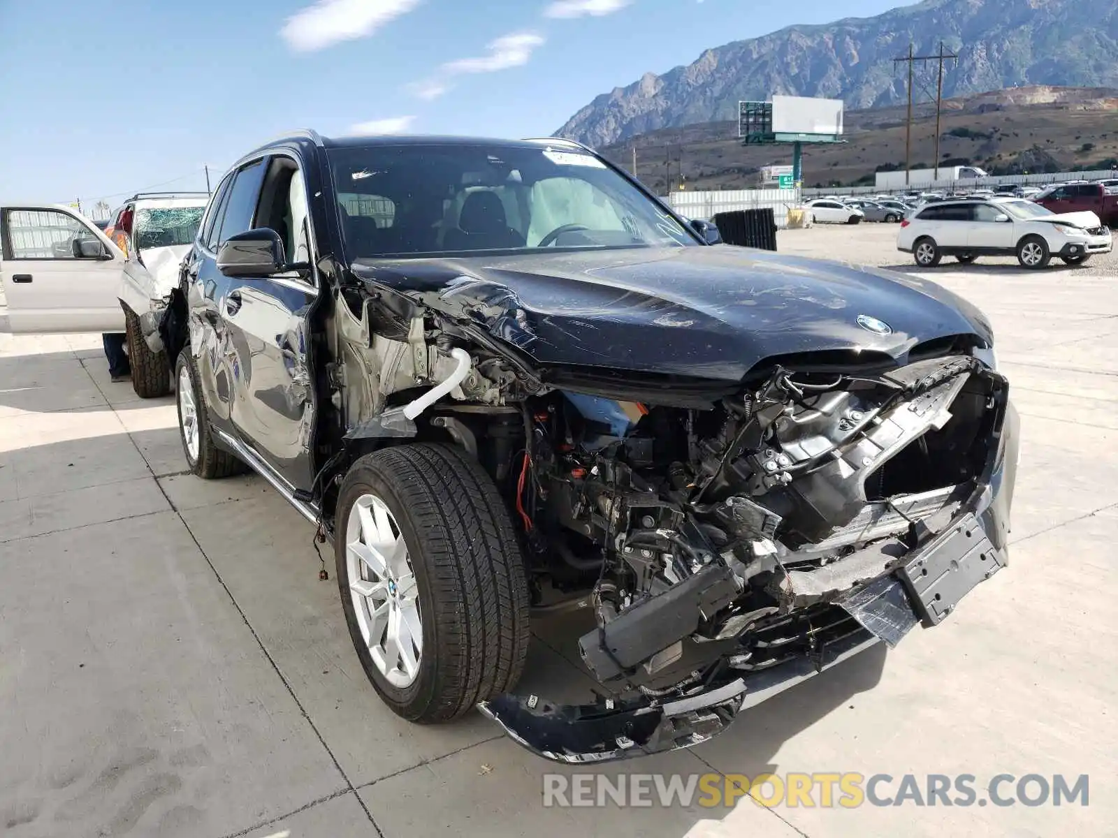 1 Photograph of a damaged car 5UXCR6C04L9C47007 BMW X5 2020