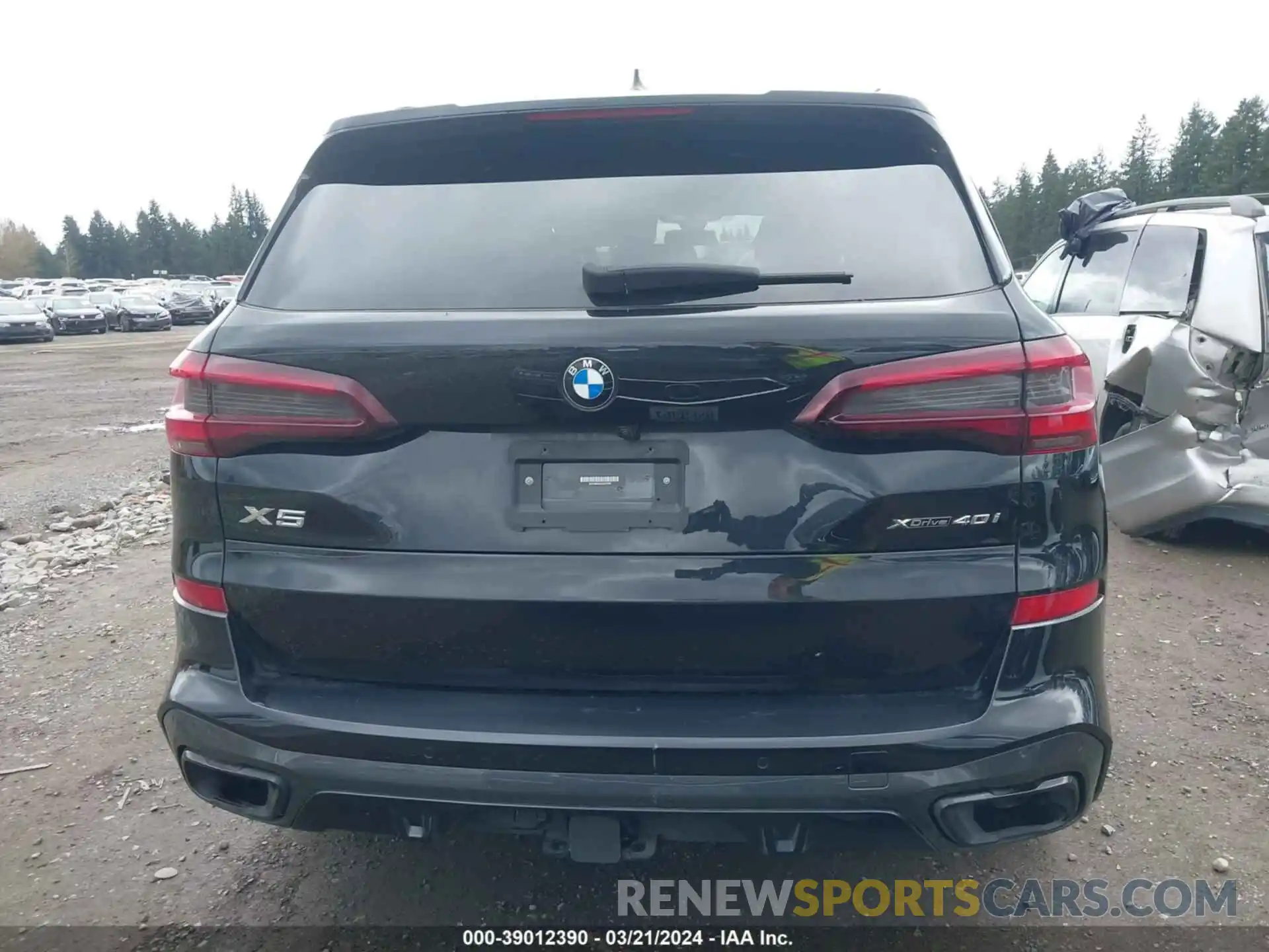 17 Photograph of a damaged car 5UXCR6C04L9C67290 BMW X5 2020