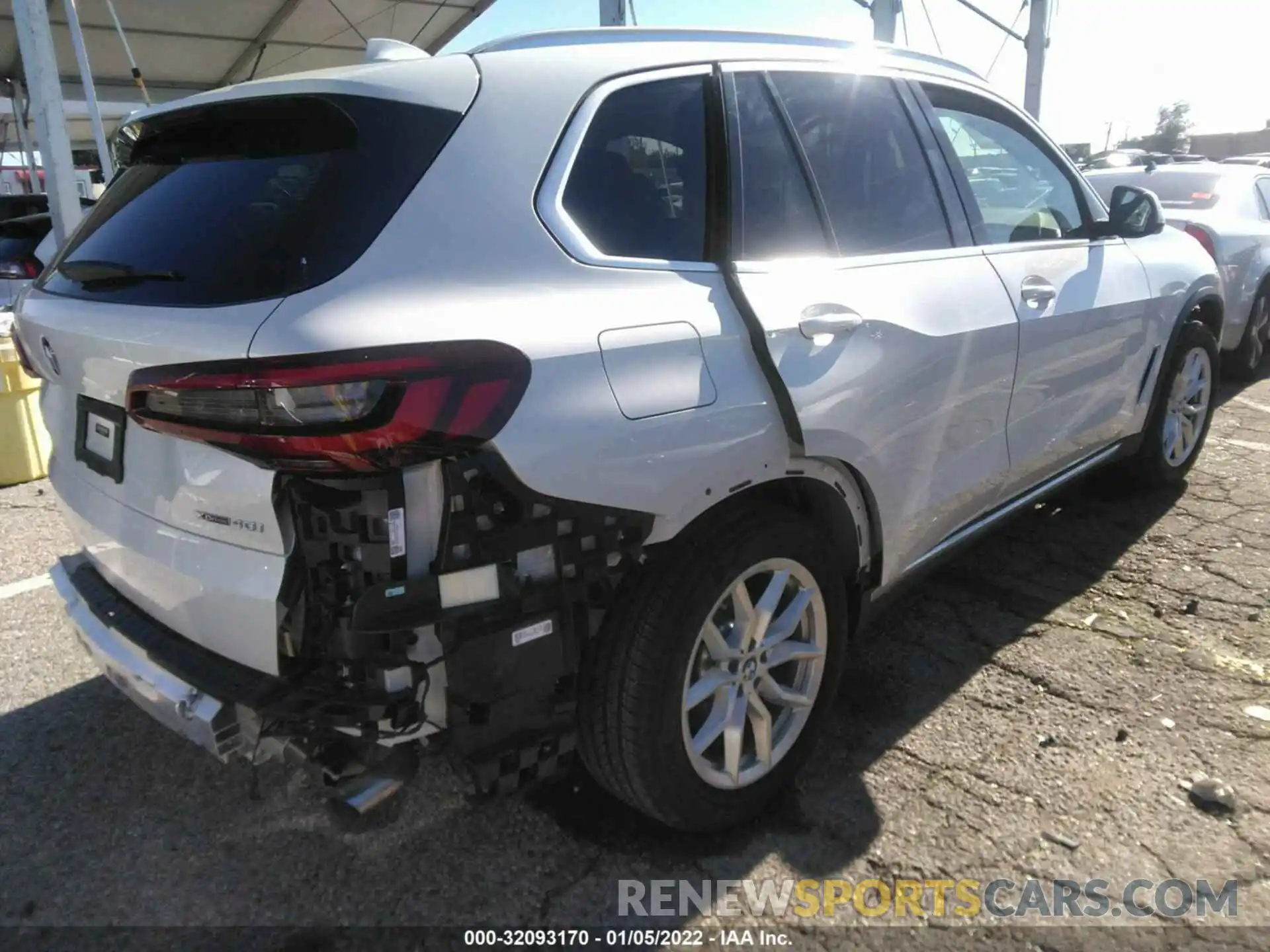 4 Photograph of a damaged car 5UXCR6C04L9D49617 BMW X5 2020