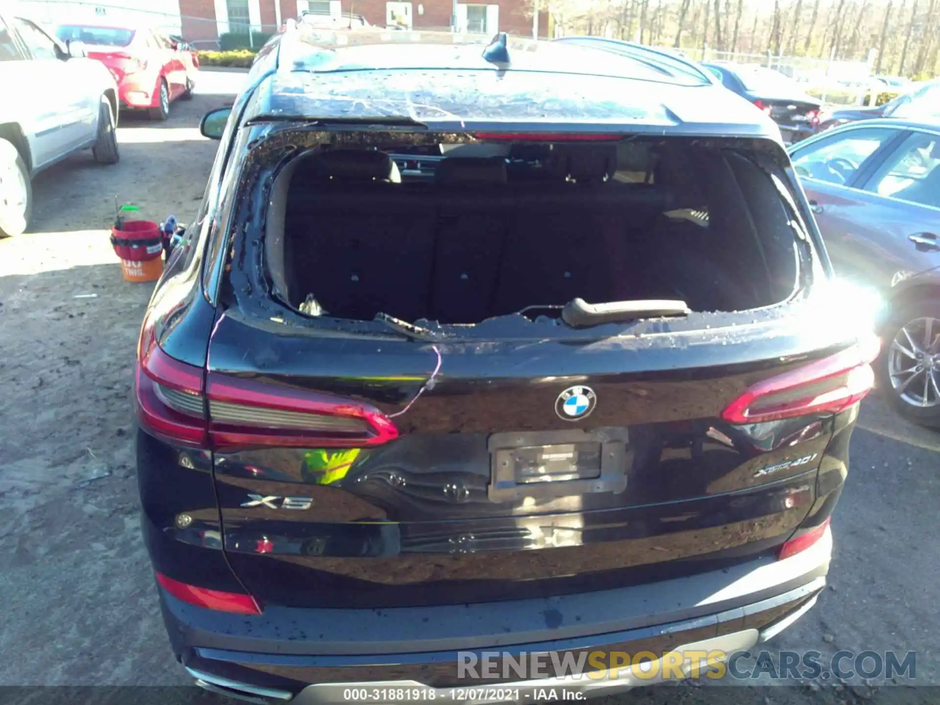 6 Photograph of a damaged car 5UXCR6C04LLL66465 BMW X5 2020