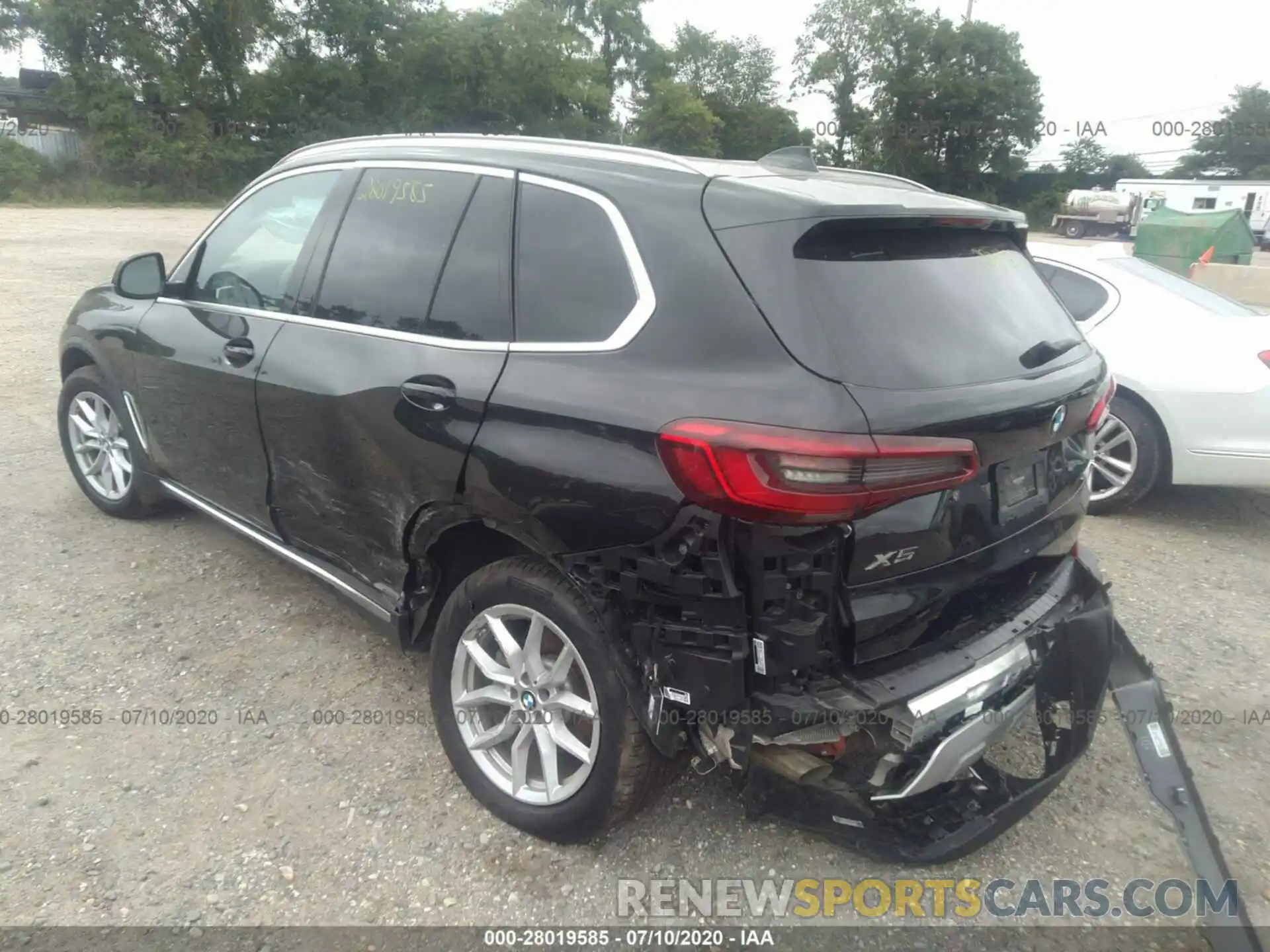 3 Photograph of a damaged car 5UXCR6C04LLL76087 BMW X5 2020