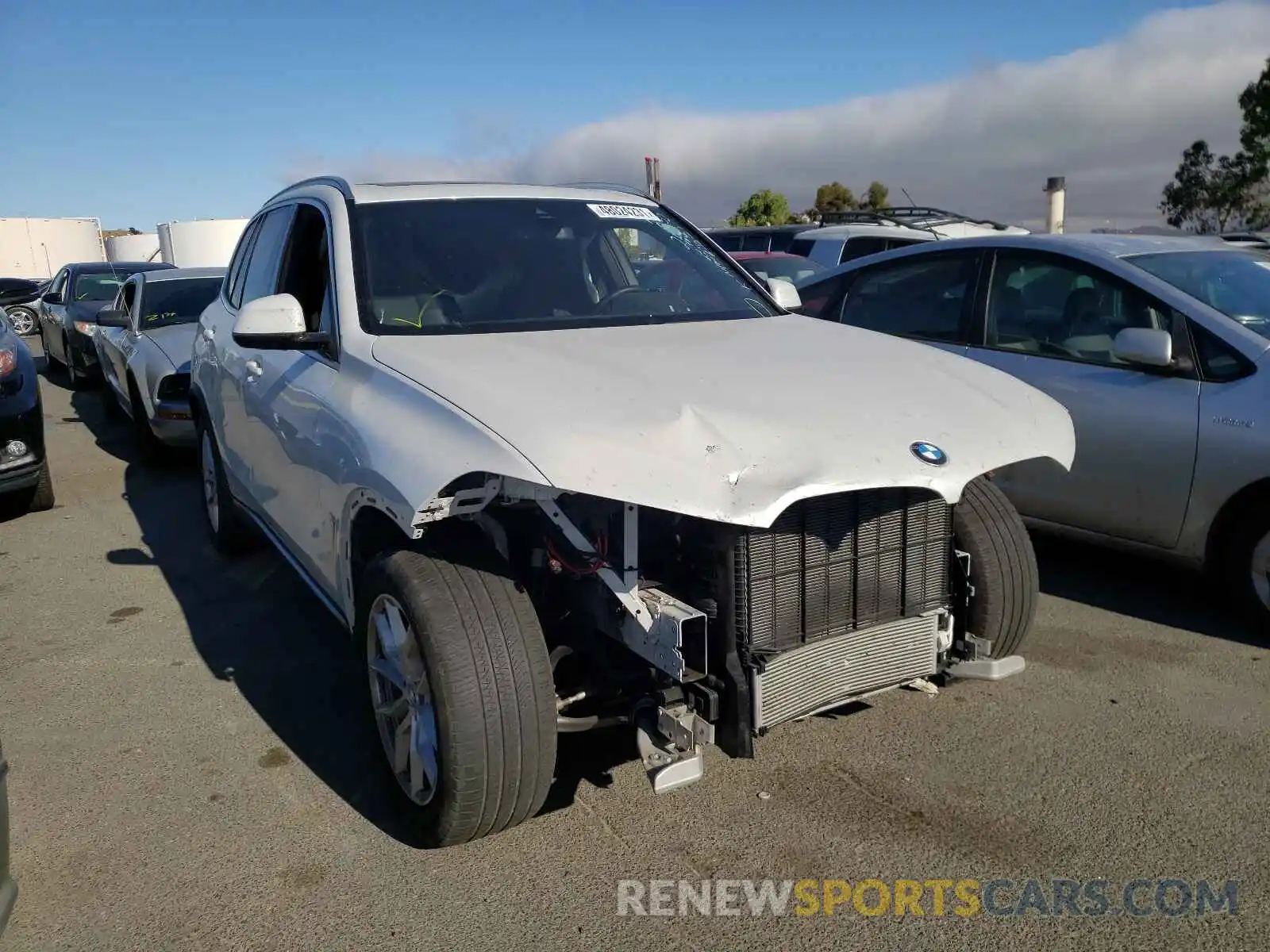 1 Photograph of a damaged car 5UXCR6C05L9B60152 BMW X5 2020