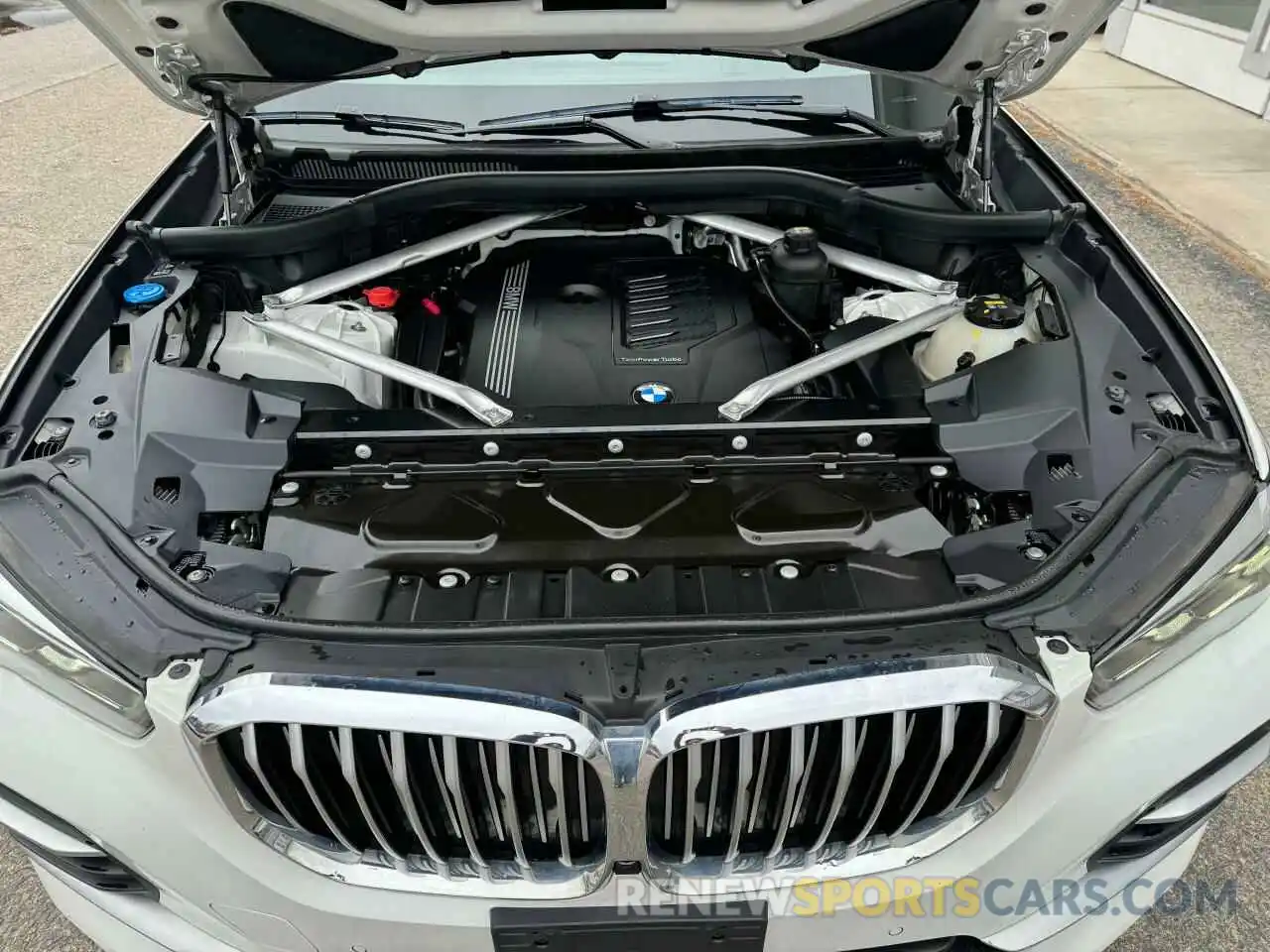 8 Photograph of a damaged car 5UXCR6C05L9B84662 BMW X5 2020