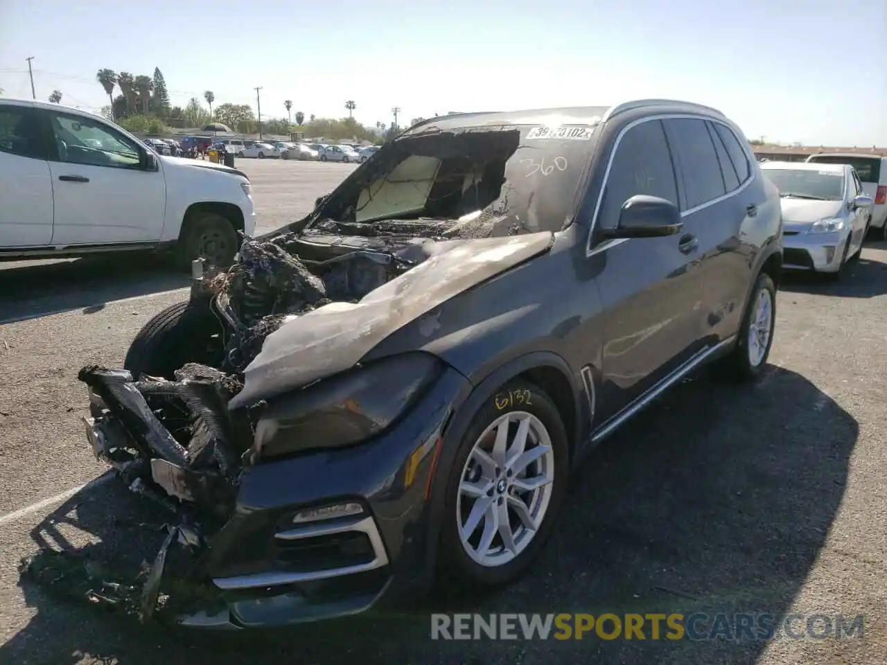 2 Photograph of a damaged car 5UXCR6C05L9C20284 BMW X5 2020