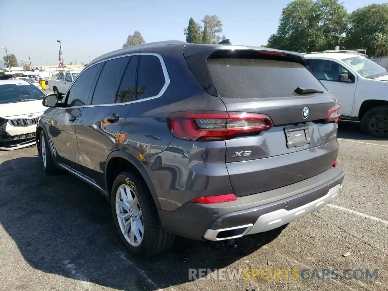 3 Photograph of a damaged car 5UXCR6C05L9C20284 BMW X5 2020