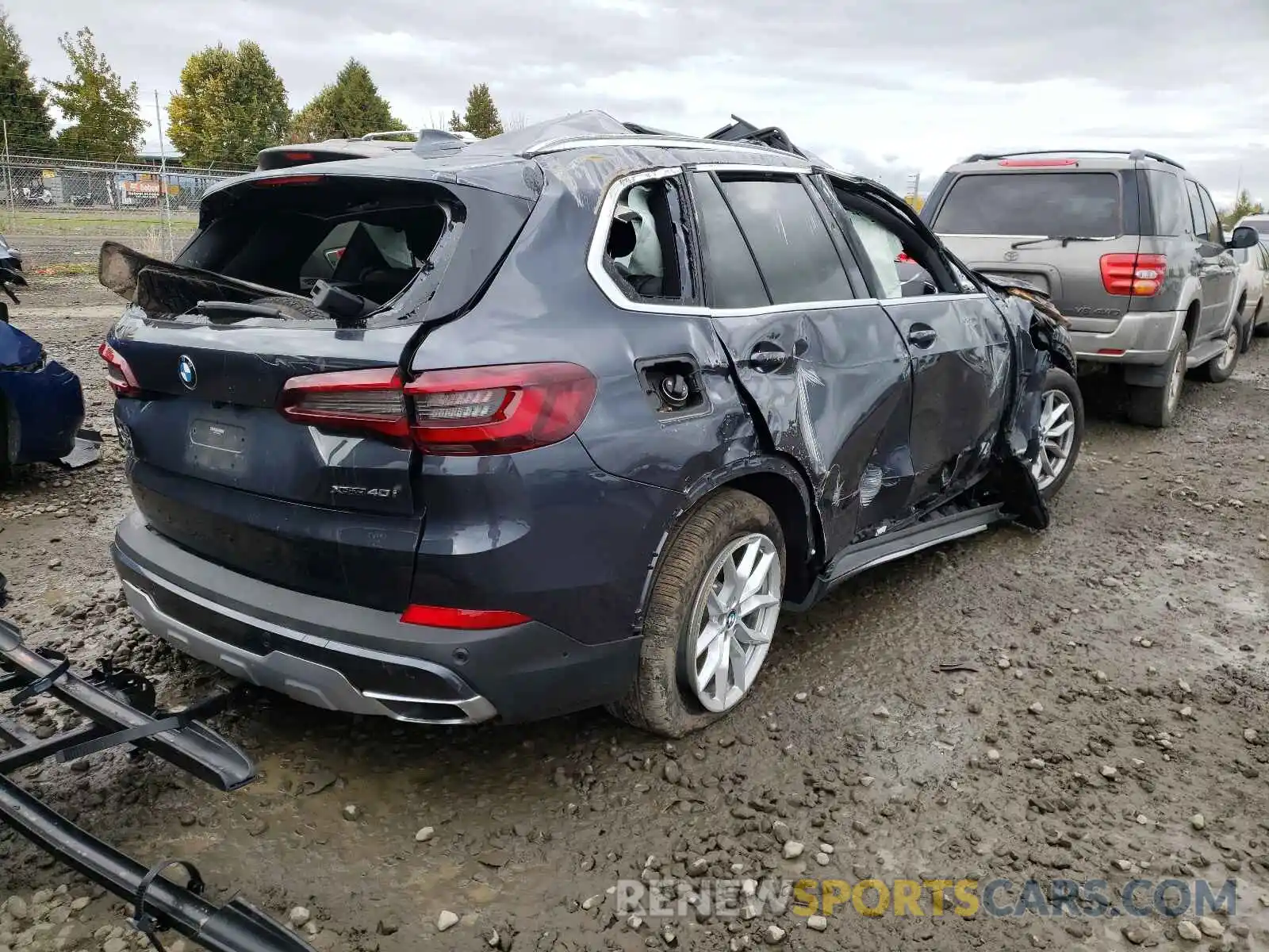 4 Photograph of a damaged car 5UXCR6C05L9C52054 BMW X5 2020