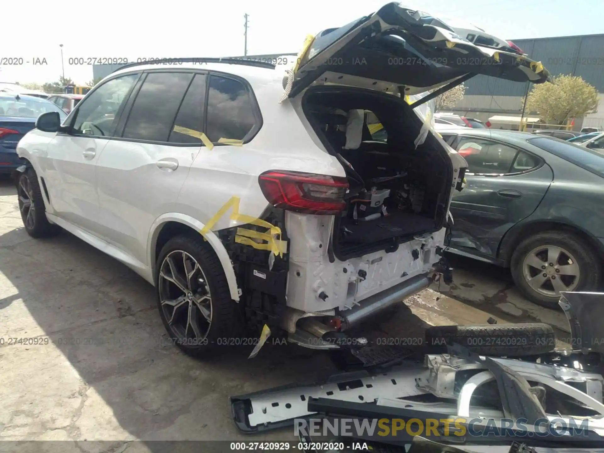 3 Photograph of a damaged car 5UXCR6C06L9B07623 BMW X5 2020