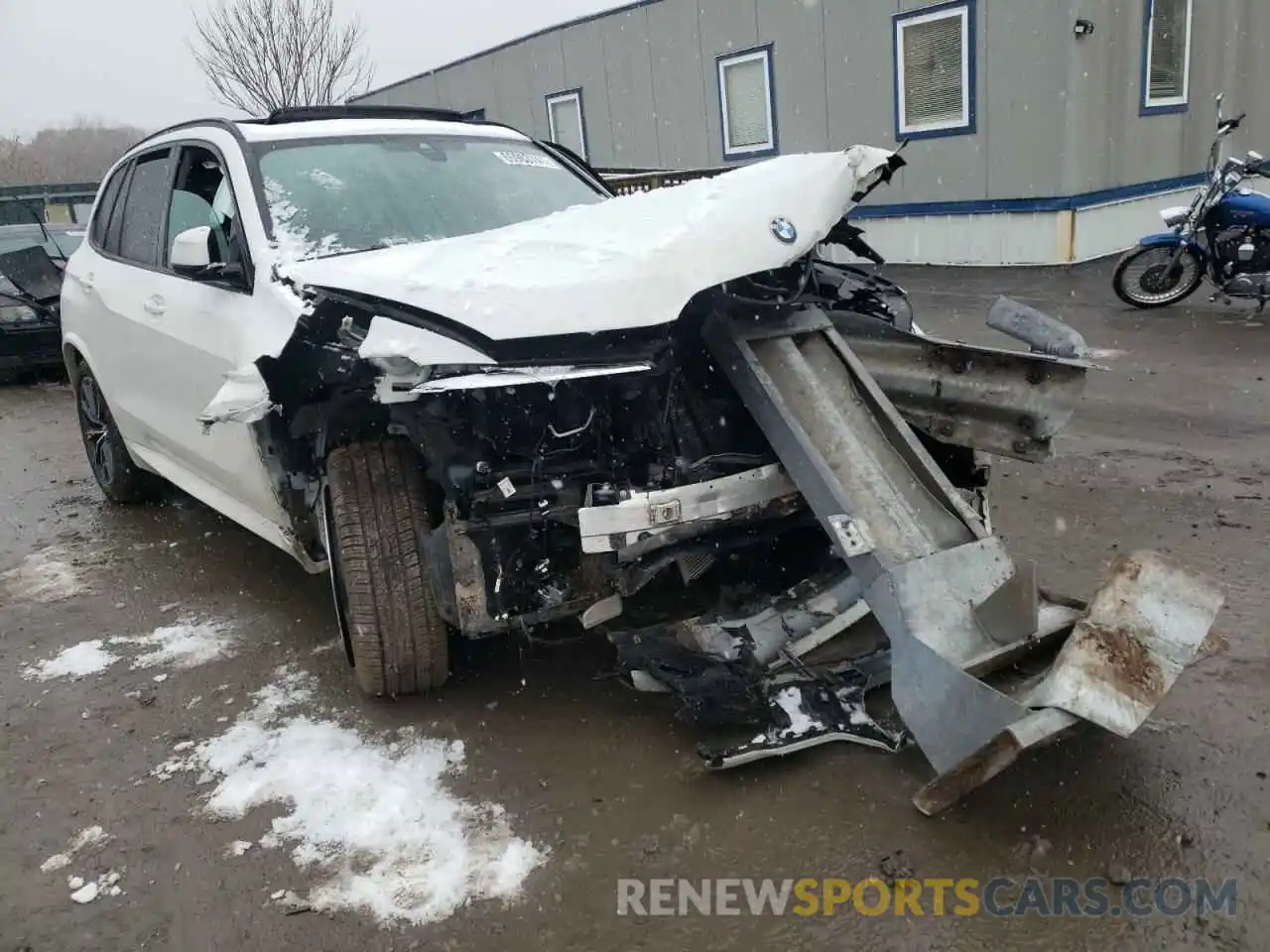 1 Photograph of a damaged car 5UXCR6C06L9B48026 BMW X5 2020