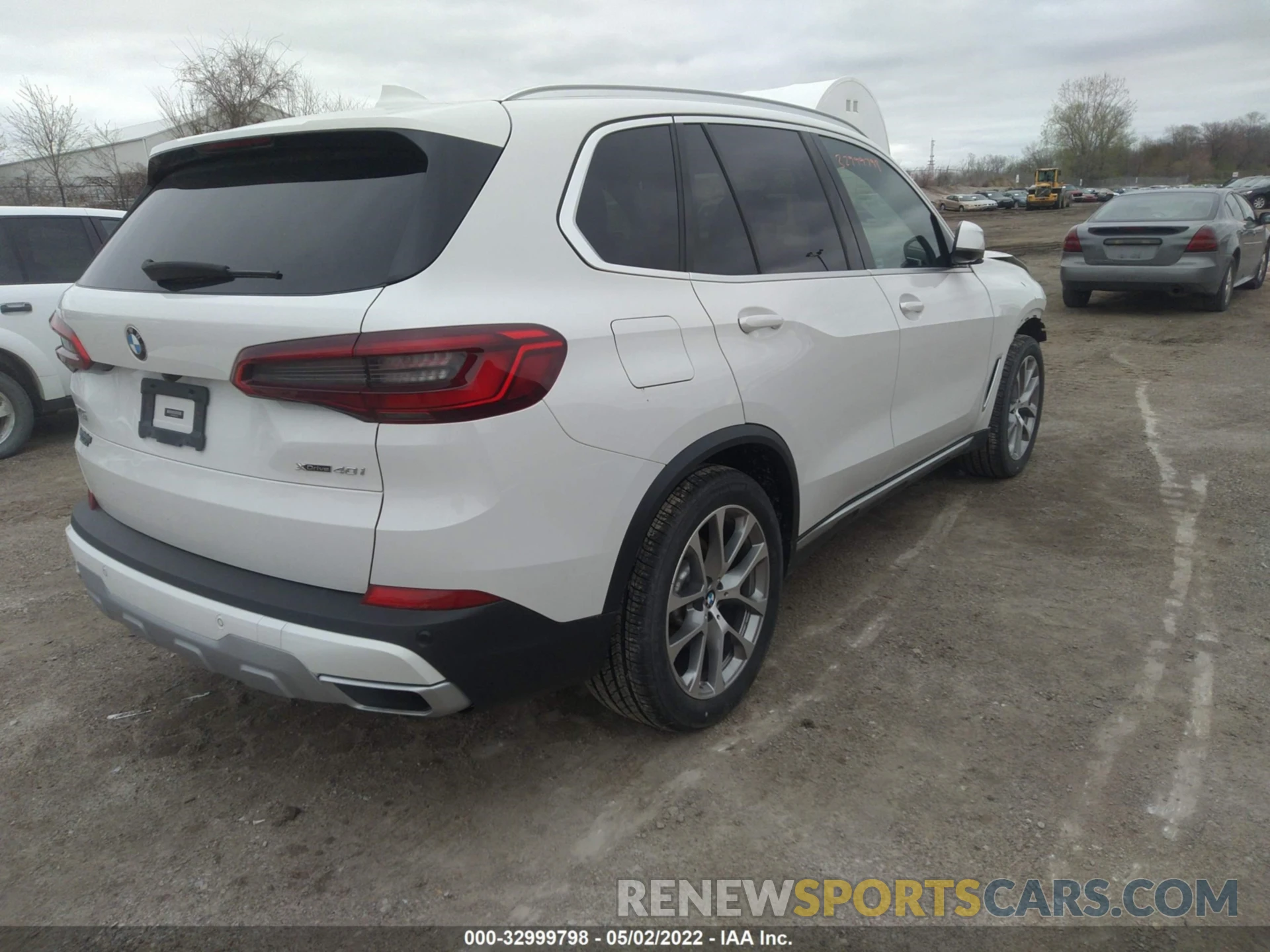 4 Photograph of a damaged car 5UXCR6C06LLL65432 BMW X5 2020