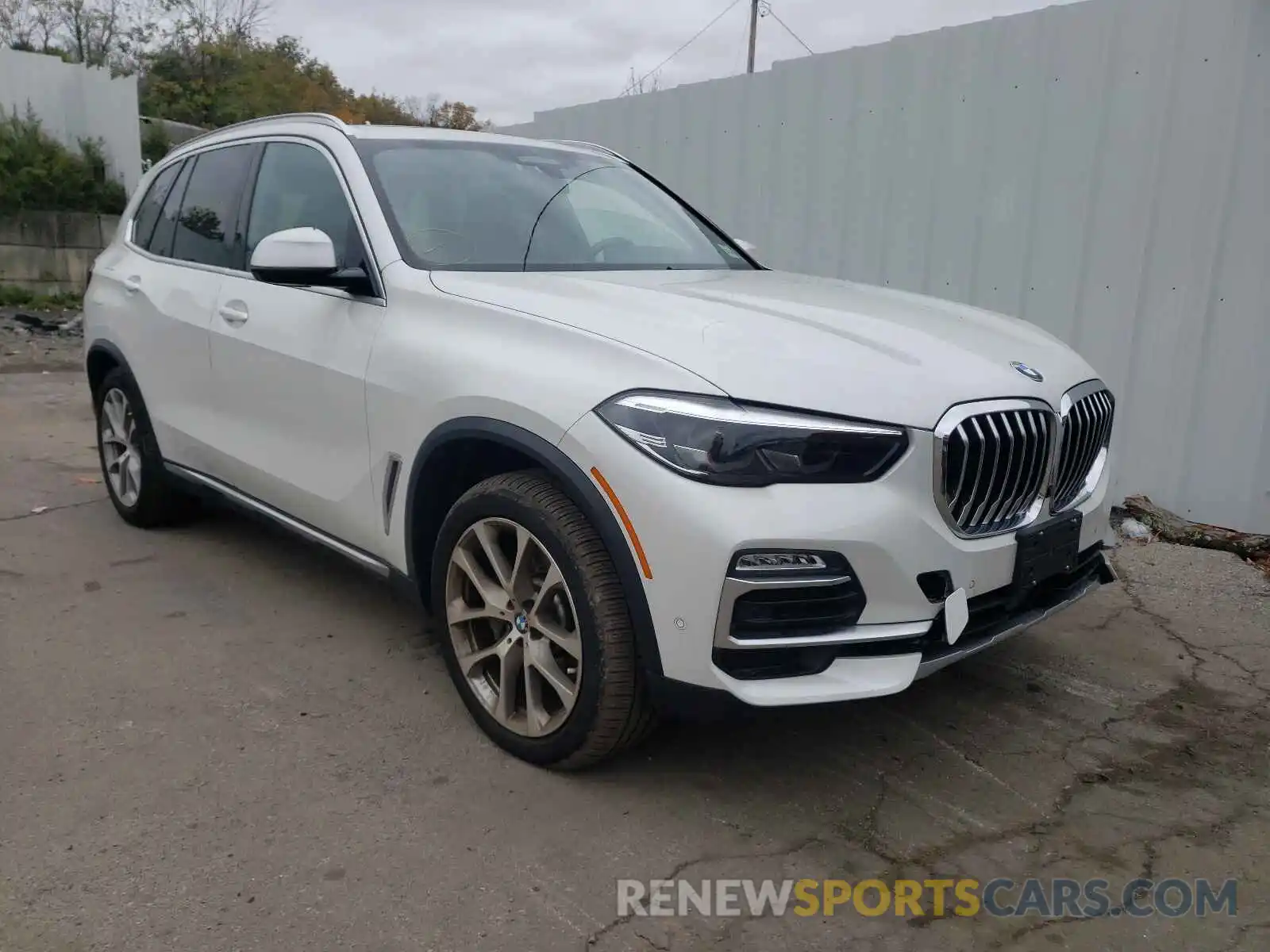 1 Photograph of a damaged car 5UXCR6C06LLL75488 BMW X5 2020