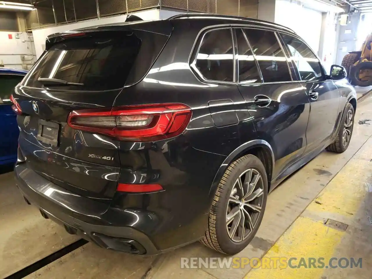 4 Photograph of a damaged car 5UXCR6C06LLL75524 BMW X5 2020