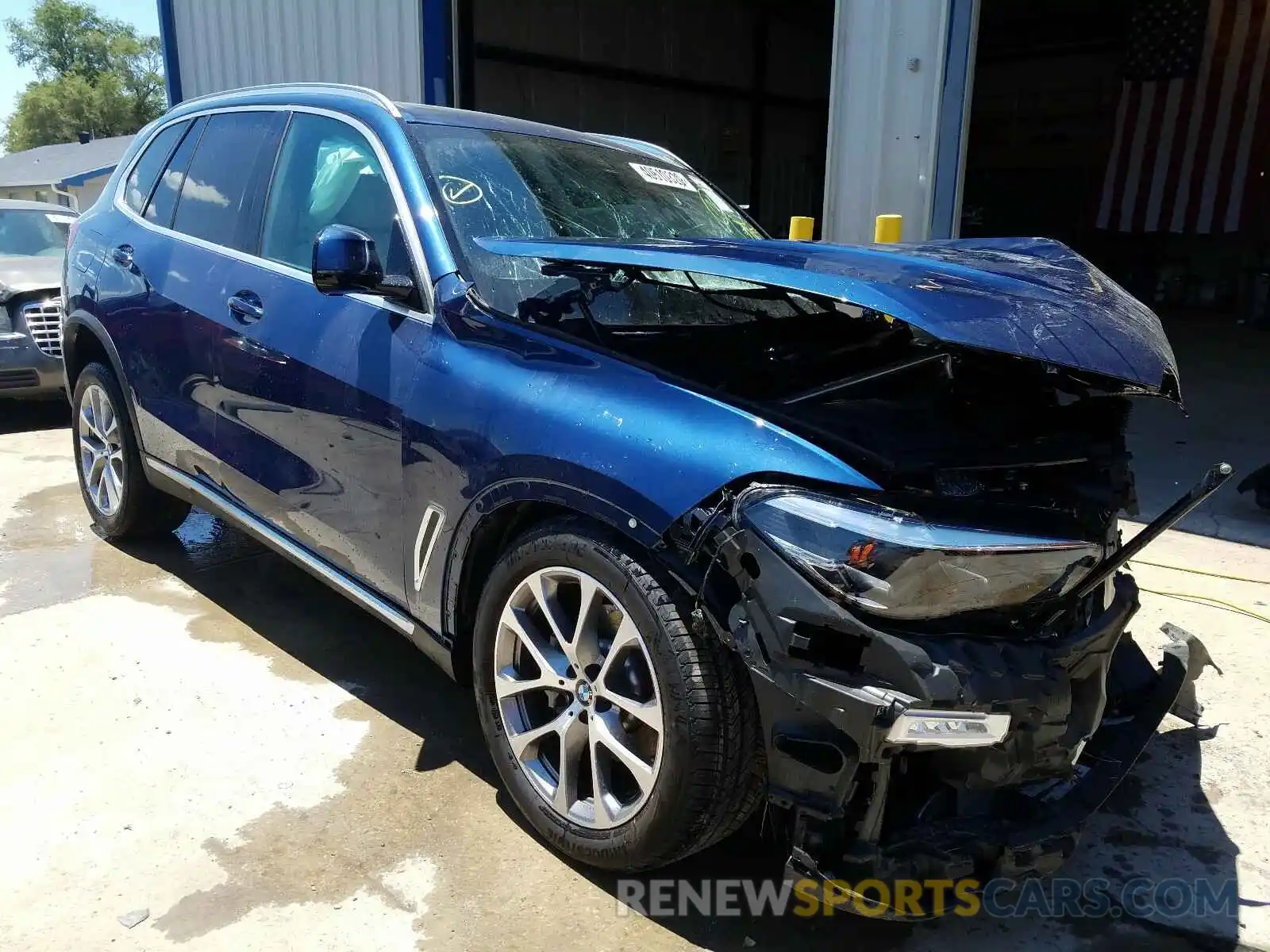 1 Photograph of a damaged car 5UXCR6C06LLL82490 BMW X5 2020