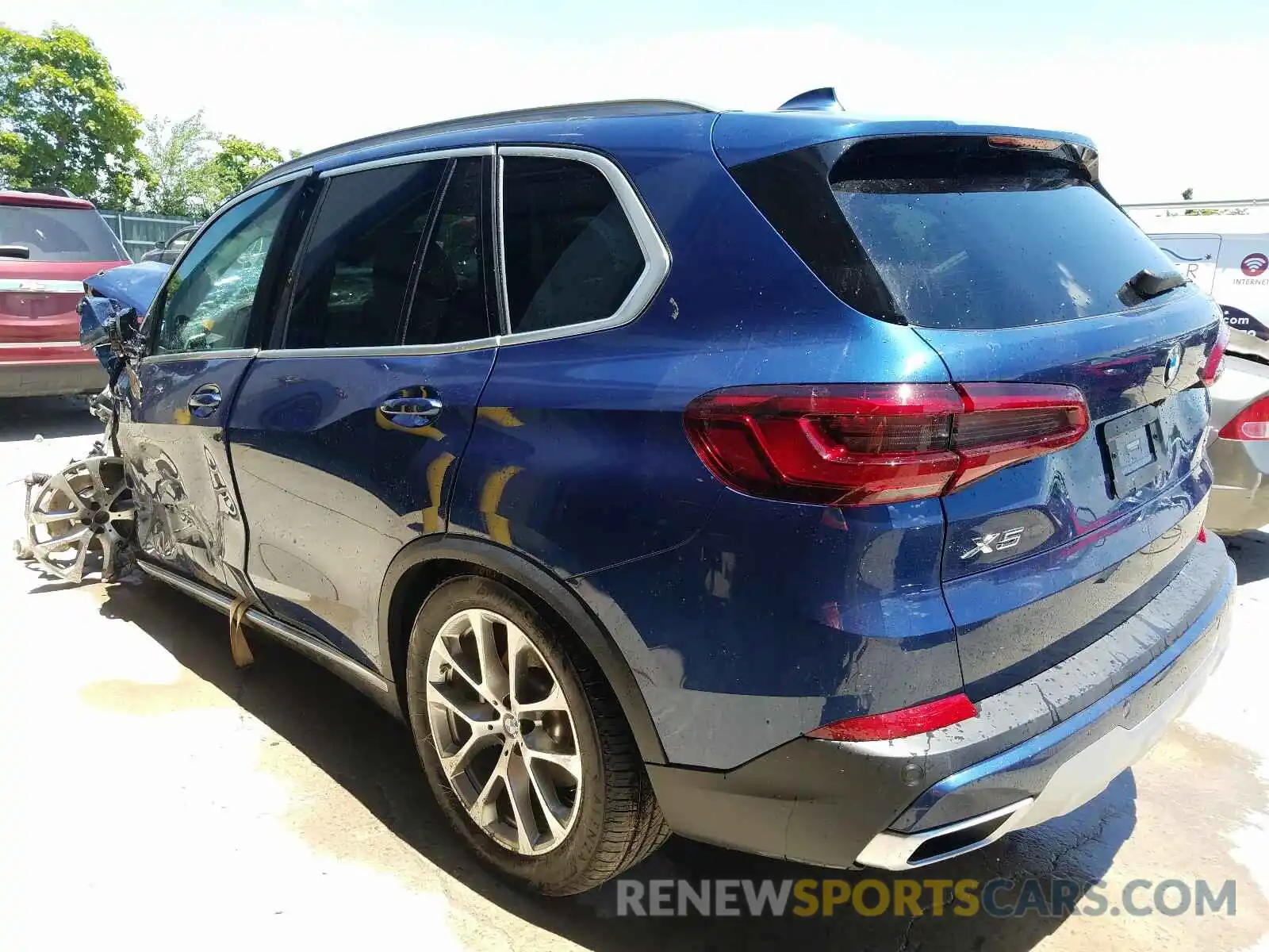 3 Фотография поврежденного автомобиля 5UXCR6C06LLL82490 BMW X5 2020