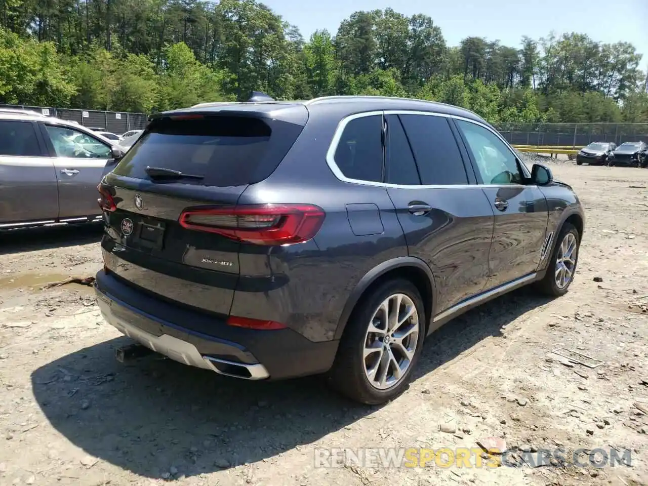 4 Photograph of a damaged car 5UXCR6C07L9B87031 BMW X5 2020