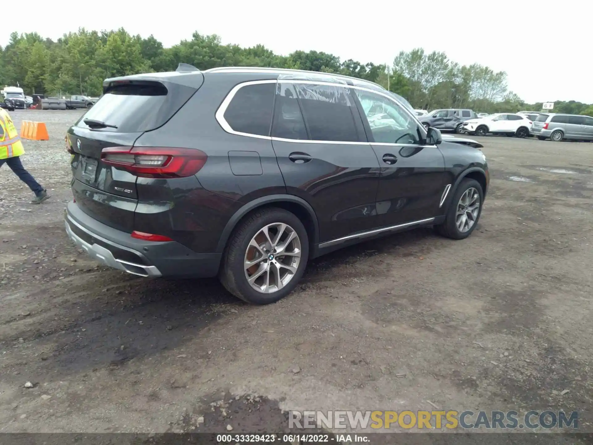 4 Photograph of a damaged car 5UXCR6C07L9C52329 BMW X5 2020