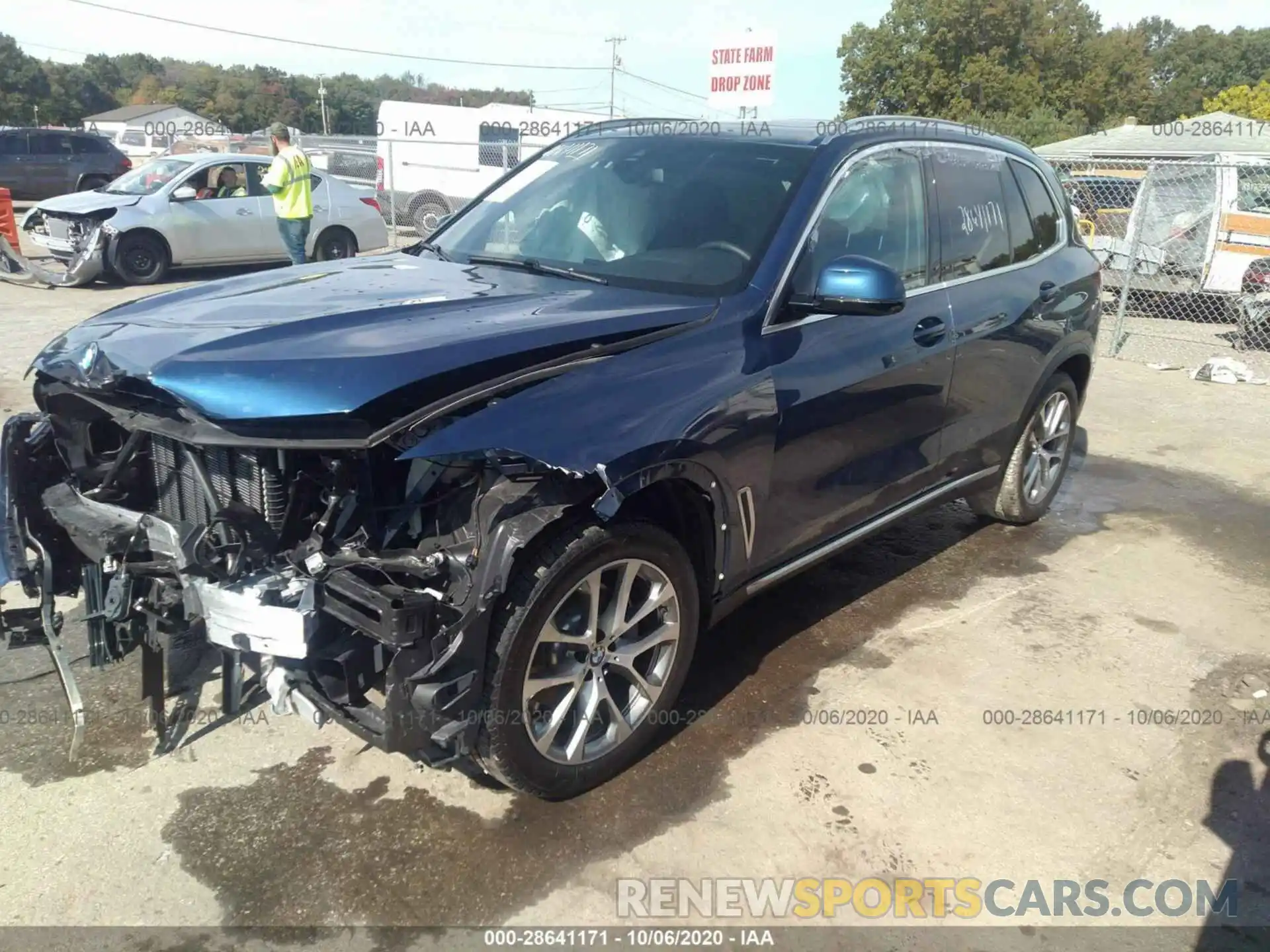 2 Фотография поврежденного автомобиля 5UXCR6C07LLL75368 BMW X5 2020