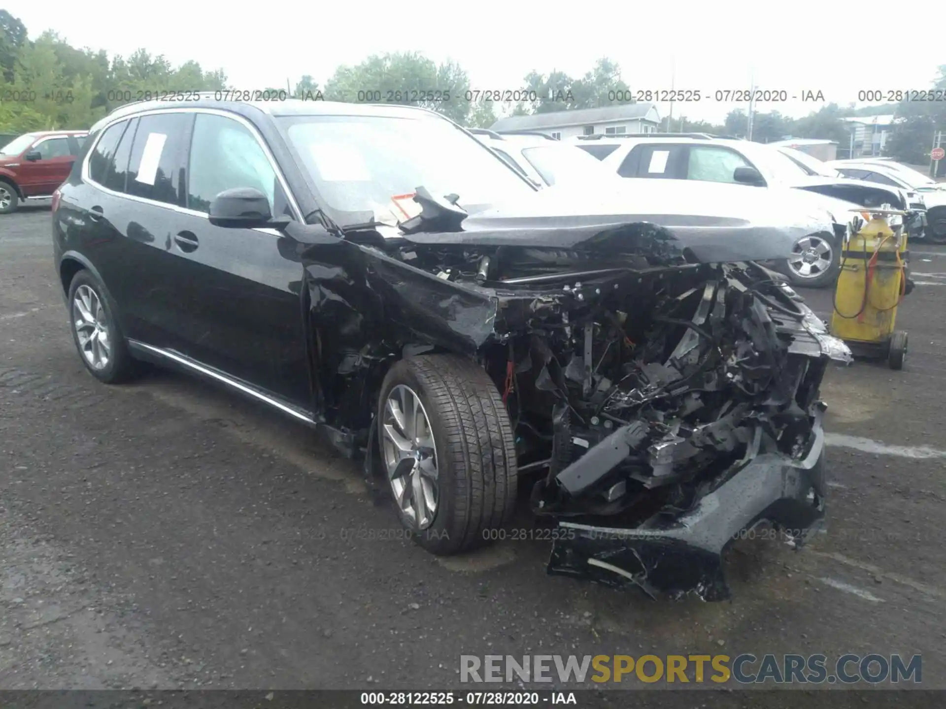 6 Photograph of a damaged car 5UXCR6C07LLL79940 BMW X5 2020