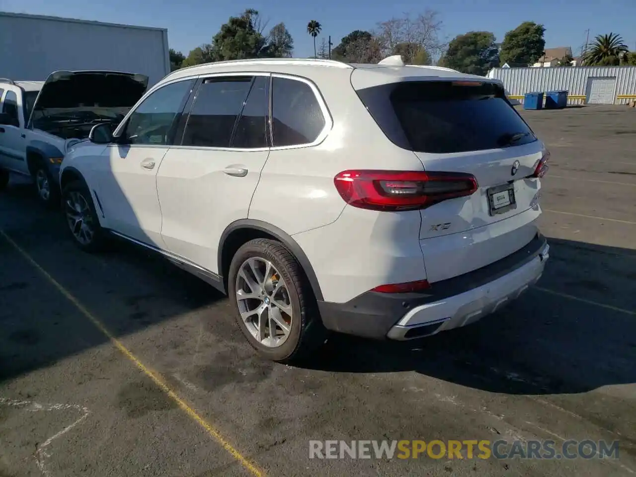 3 Photograph of a damaged car 5UXCR6C07LLL82966 BMW X5 2020